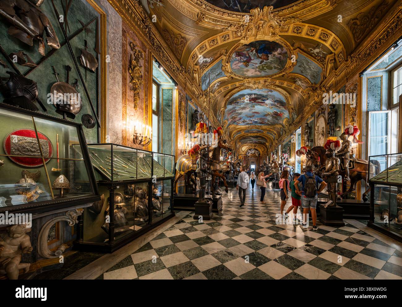 Turin, Italien - 9. September 2023: Ballsaal des Palazzo reale (Königspalast) in Turin. Stockfoto