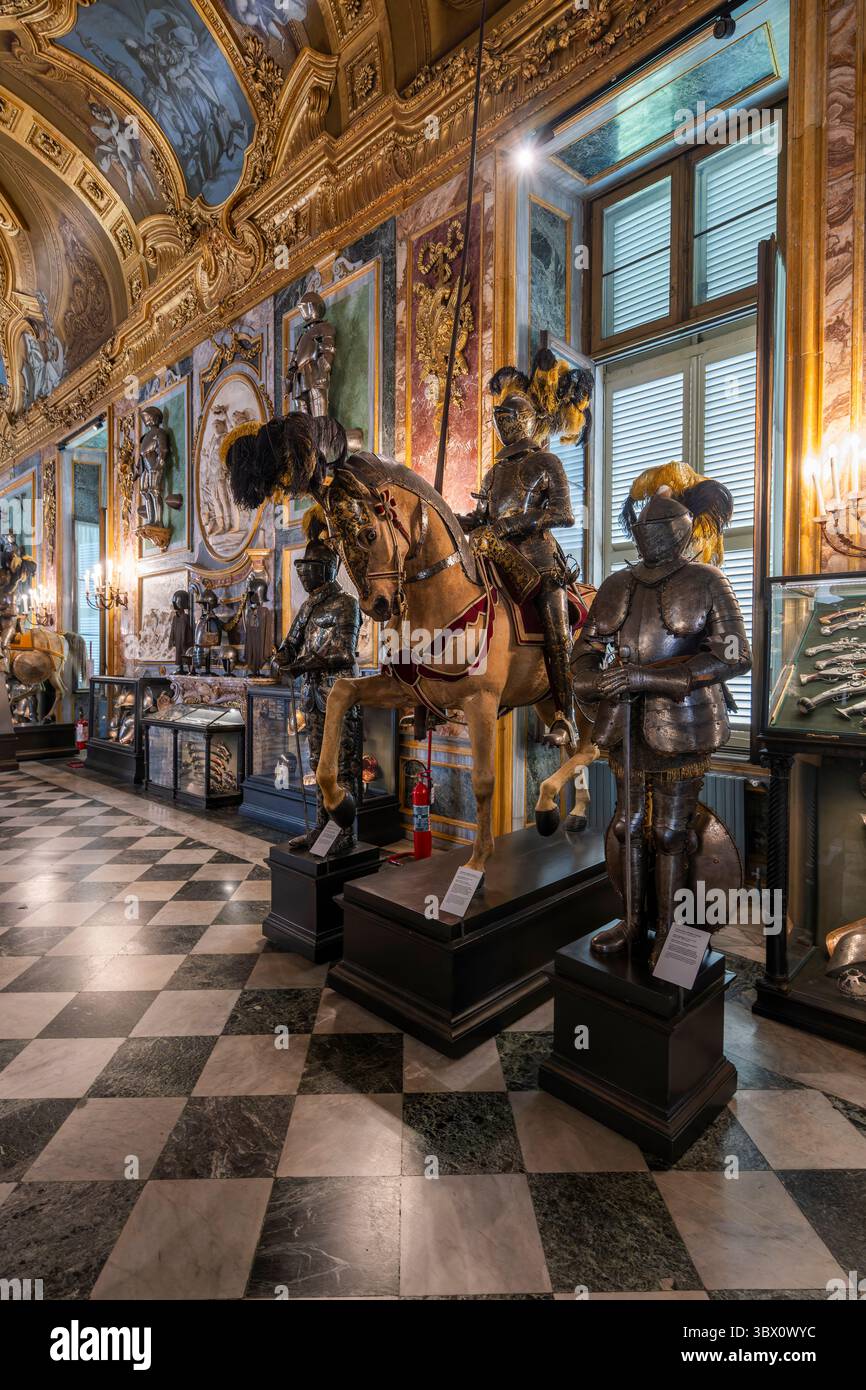 Turin, Italien - 9. September 2023: Ballsaal des Palazzo reale (Königspalast) in Turin. Stockfoto