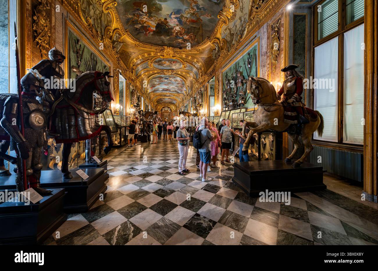 Turin, Italien - 9. September 2023: Ballsaal des Palazzo reale (Königspalast) in Turin. Stockfoto