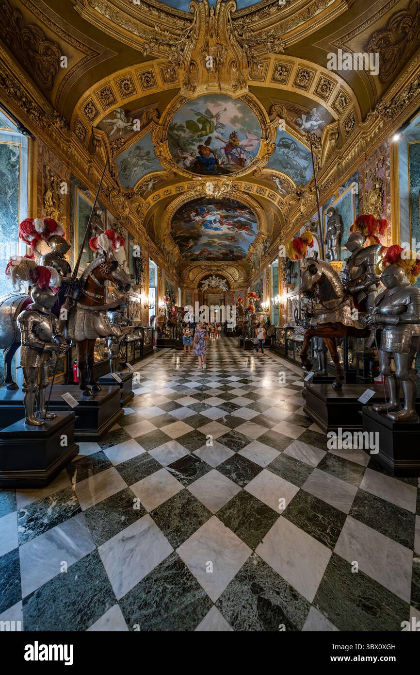 Turin, Italien - 9. September 2023: Ballsaal des Palazzo reale (Königspalast) in Turin. Stockfoto