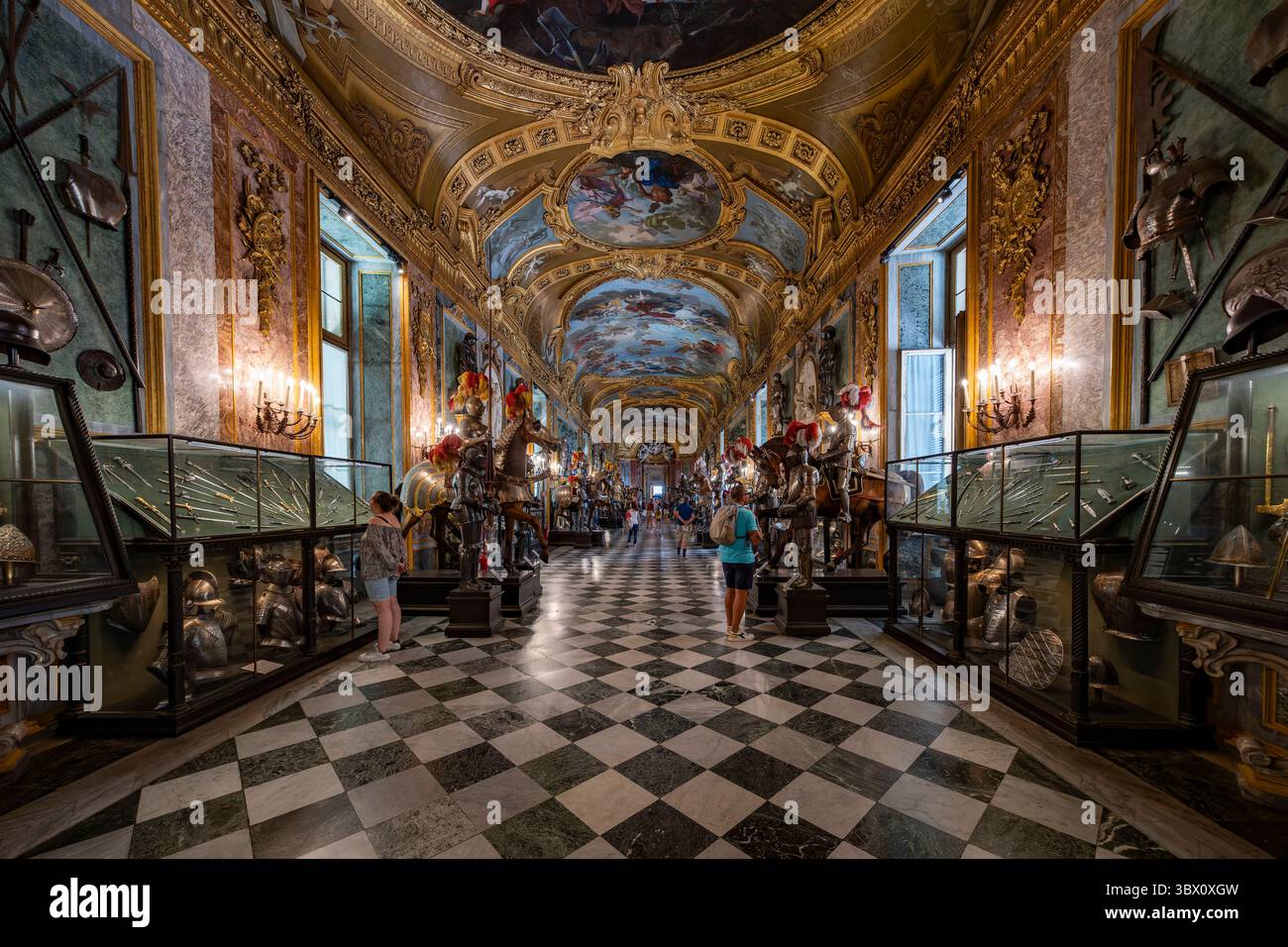 Turin, Italien - 9. September 2023: Ballsaal des Palazzo reale (Königspalast) in Turin. Stockfoto