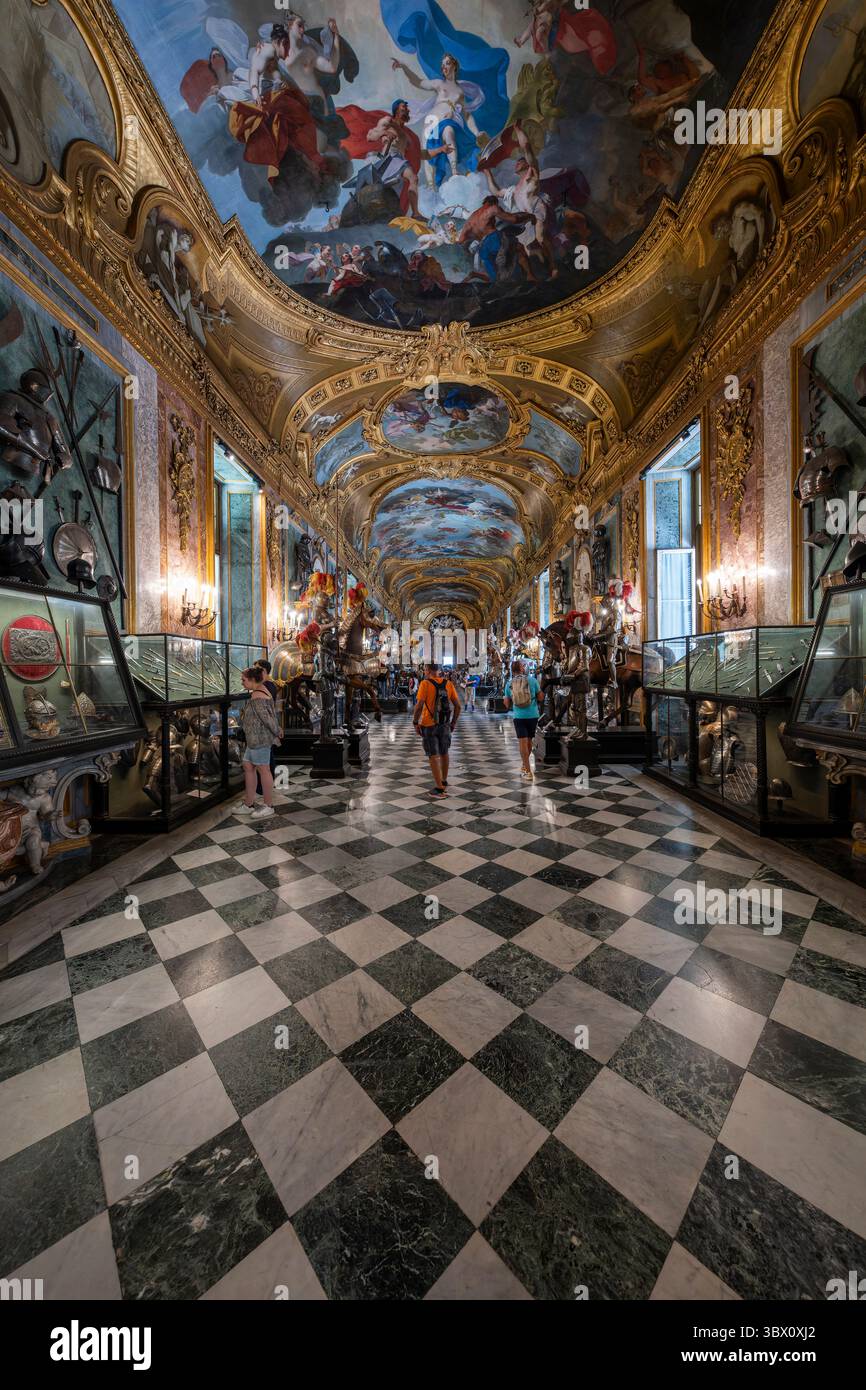 Turin, Italien - 9. September 2023: Ballsaal des Palazzo reale (Königspalast) in Turin. Stockfoto