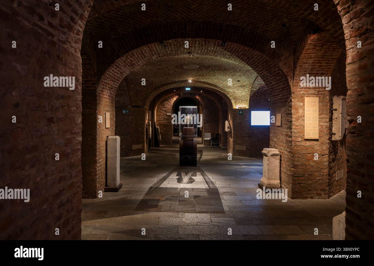 Turin, Italien - 9. September 2023: Ballsaal des Palazzo reale (Königspalast) in Turin. Stockfoto