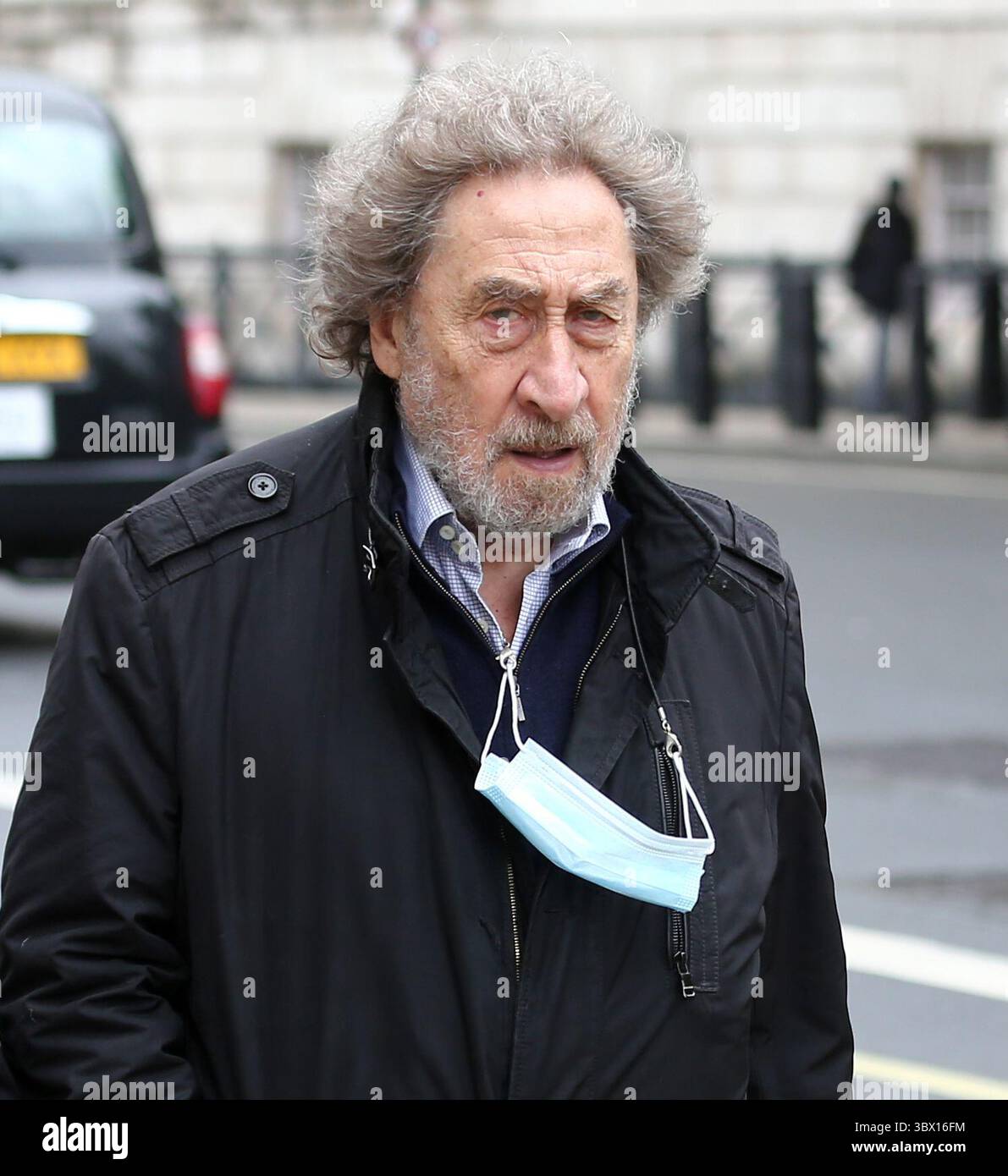 9. August 2021, London, England, Vereinigtes Königreich: Gewinner des man Booker Prize der britische Schriftsteller und Journalist HOWARD JACOBSON wird in Whitehall gesehen. (Bild: © Tayfun Salci/ZUMA Press Wire) Stockfoto
