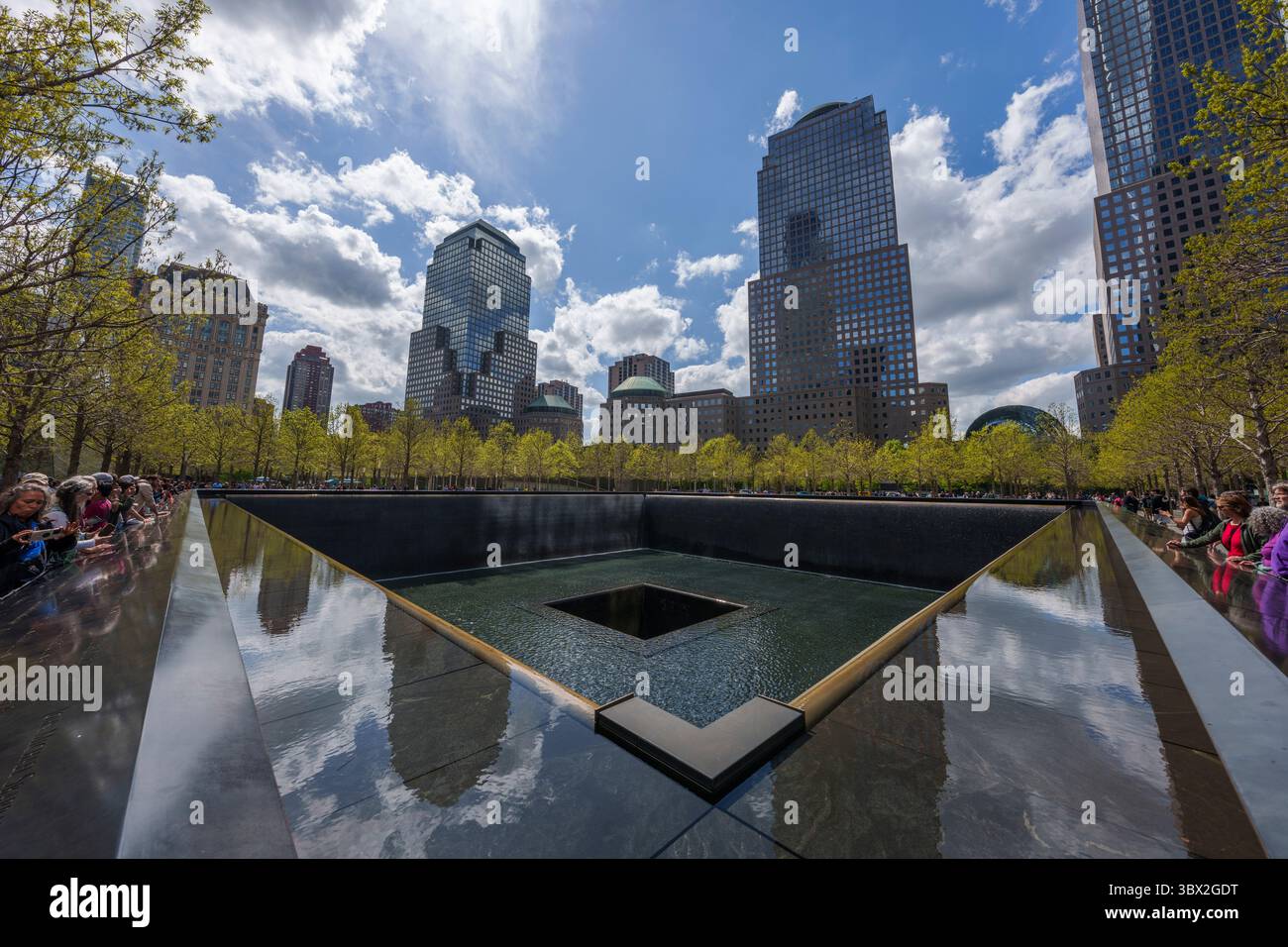 New York, USA - 24. April 2023: Verkehrsknotenpunkt Oculus Center am WTC, New York City. Stockfoto
