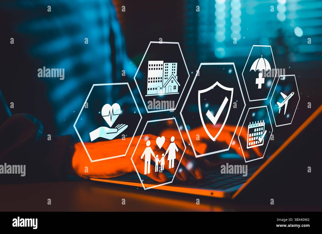 Versicherungsschutz- und Schutzkonzept. Versicherungssymbole wie Gesundheit, Eigentum, Familie, Haus, Auto, Lebensversicherung, Gesundheitswesen, Medizin, Stockfoto