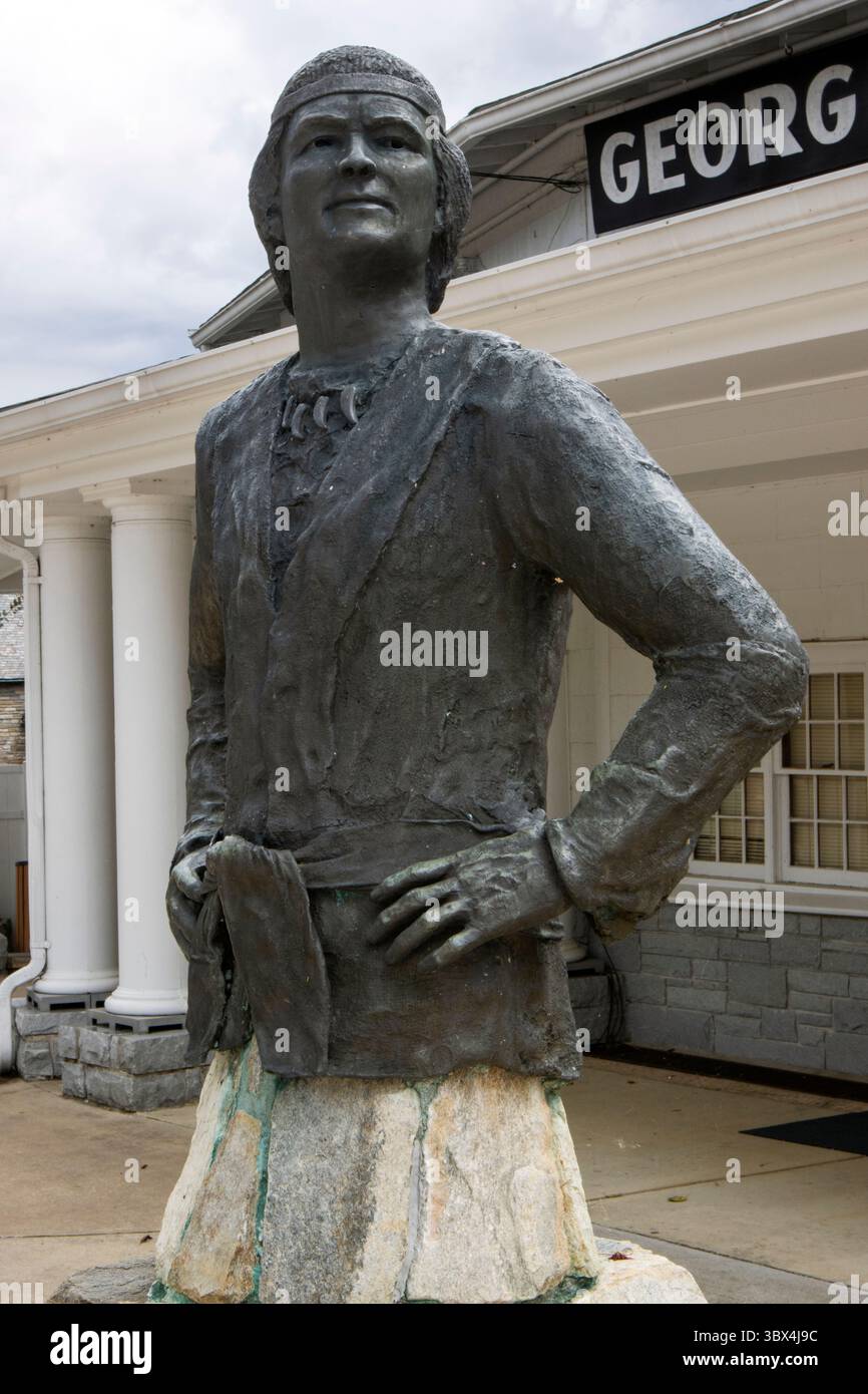 Die Statue des Cherokee-Helden Junaluska in NC, der Andrew Jacksons Leben rettete, um später durch Jacksons Indian Removal Act ins Exil geschickt zu werden. Stockfoto