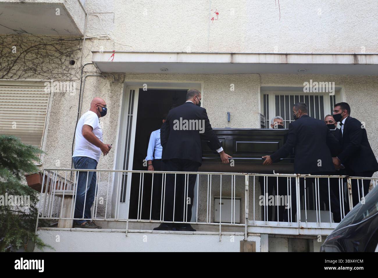 2. September 2021, Athen, Griechenland: Der Komponist Mikis Theodorakis, dessen Leben und Musik die Seele Griechenlands widerspiegelte und in seiner fesselnden Filmmusik für den Film „Â”Zorba der Grieche“ internationale Grenzen überschritt, starb am Donnerstag und stürzte das Land in drei Trauertage. (Foto: © Aristidis VafeiadakisZUMA Press Wire) Stockfoto