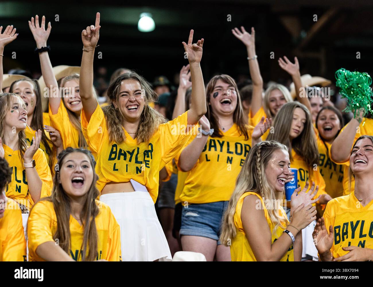 11. September 2021: Baylor Bears Students (Baylor Line) während der 2. Hälfte des NCAA Football-Spiels zwischen den Texas Southern Tigers und Baylor Bears im McLane Stadium in Waco, Texas. Matthew Lynch/CSM(Credit Image: &Copy; Matthew Lynch/CSM via ZUMA Wire) Stockfoto