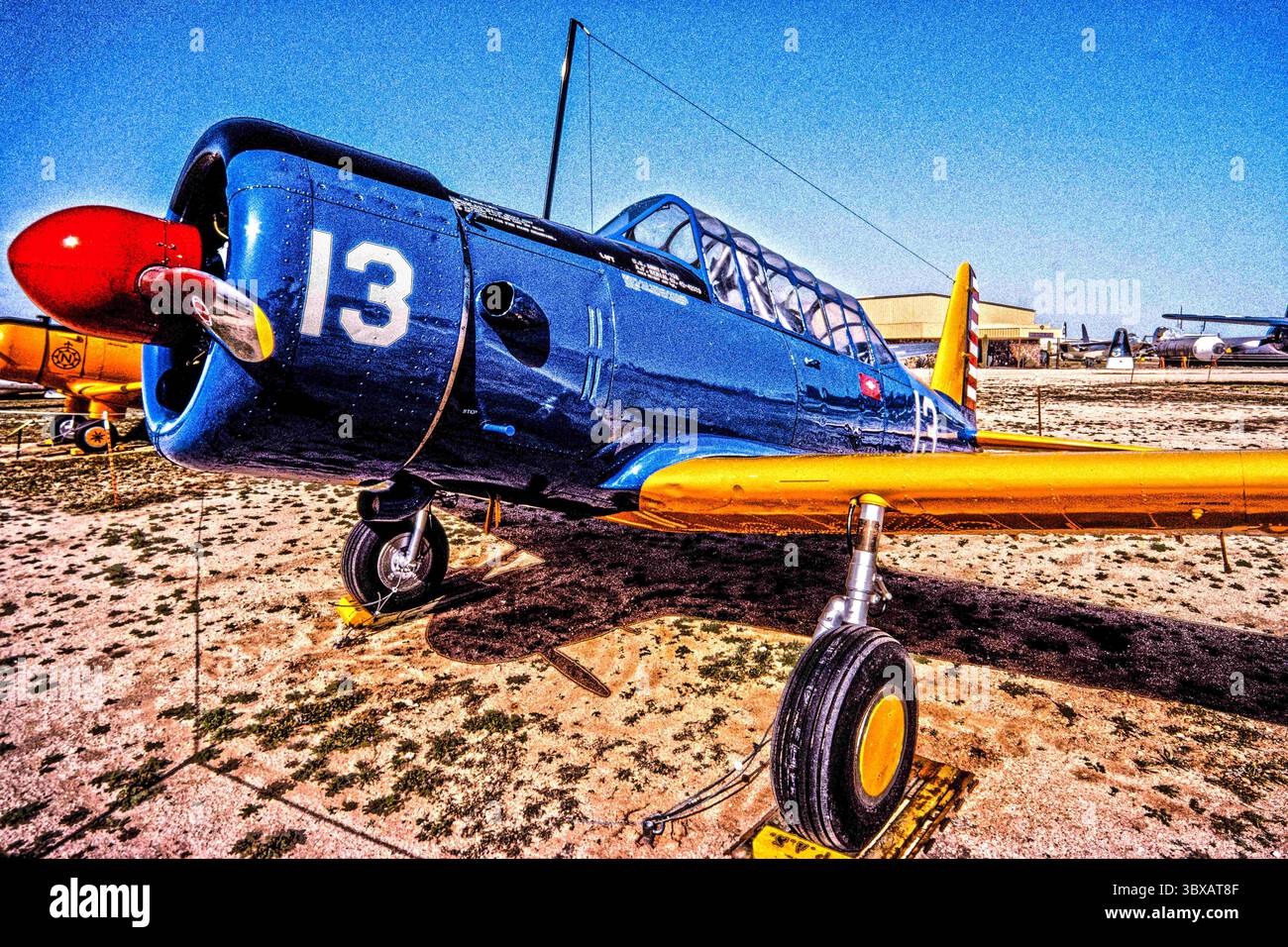 26. Februar 2021, Alamogordo, New Mexico, USA: Ein restaurierter Vultee BT-13A Valiant WW II Pilotentrainer auf einer Flugschau in Holloman AFB. (Kreditbild: © Jon G. Fuller/VW Pics via ZUMA Press Wire) Stockfoto