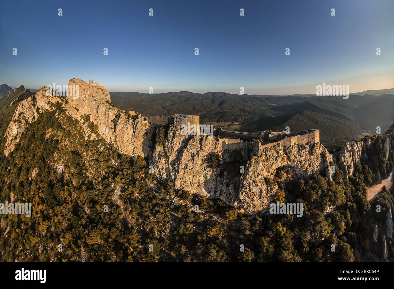 FRANKREICH, AUDE (11) SCHLOSS PEYREPERTUSE (LUFTBILD) Stockfoto