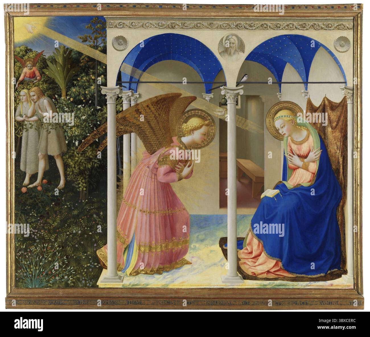 Die Verkündigung Fra Angelico Prado - dieser Altar wurde für das Kloster Santo Domenico in Fiesole in der Nähe von Florenz gemalt. Die Mitteltafel zeigt die Verkündigung des Erzengels Gabriel an Maria unter einem Portikus. Auf der linken Seite werden Adam und Eva aus dem Paradies vertrieben. Stockfoto