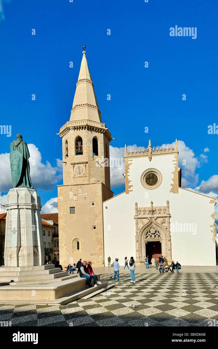 Kirche des Heiligen Johannes des Täufers in Praca da República Tomar Portugal Stockfoto