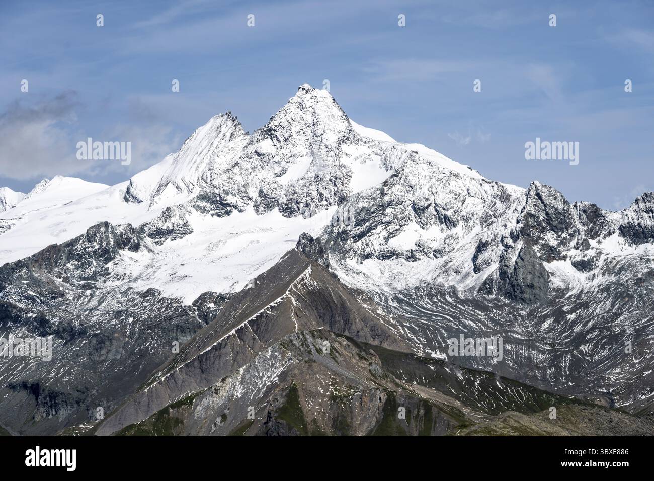 Gipfel des Großglockners mit Schnee, Blick vom Gipfel Boeses Weibl, Schober-Gruppe, Nationalpark hohe Tauern, Kärnten, Österreich Stockfoto
