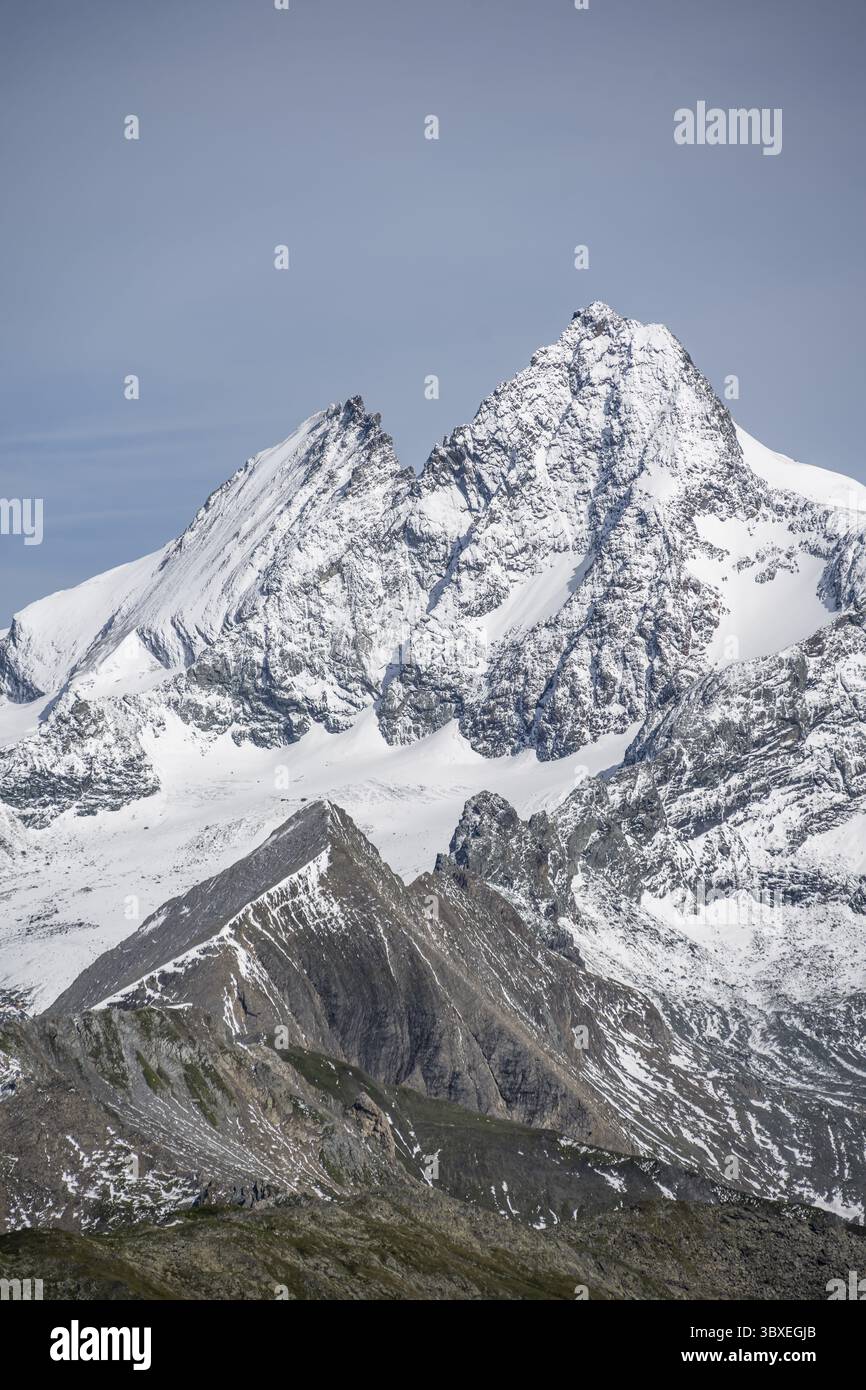 Gipfel des Großglockners mit Schnee, Blick vom Gipfel Boeses Weibl, Schober-Gruppe, Nationalpark hohe Tauern, Kärnten, Österreich Stockfoto