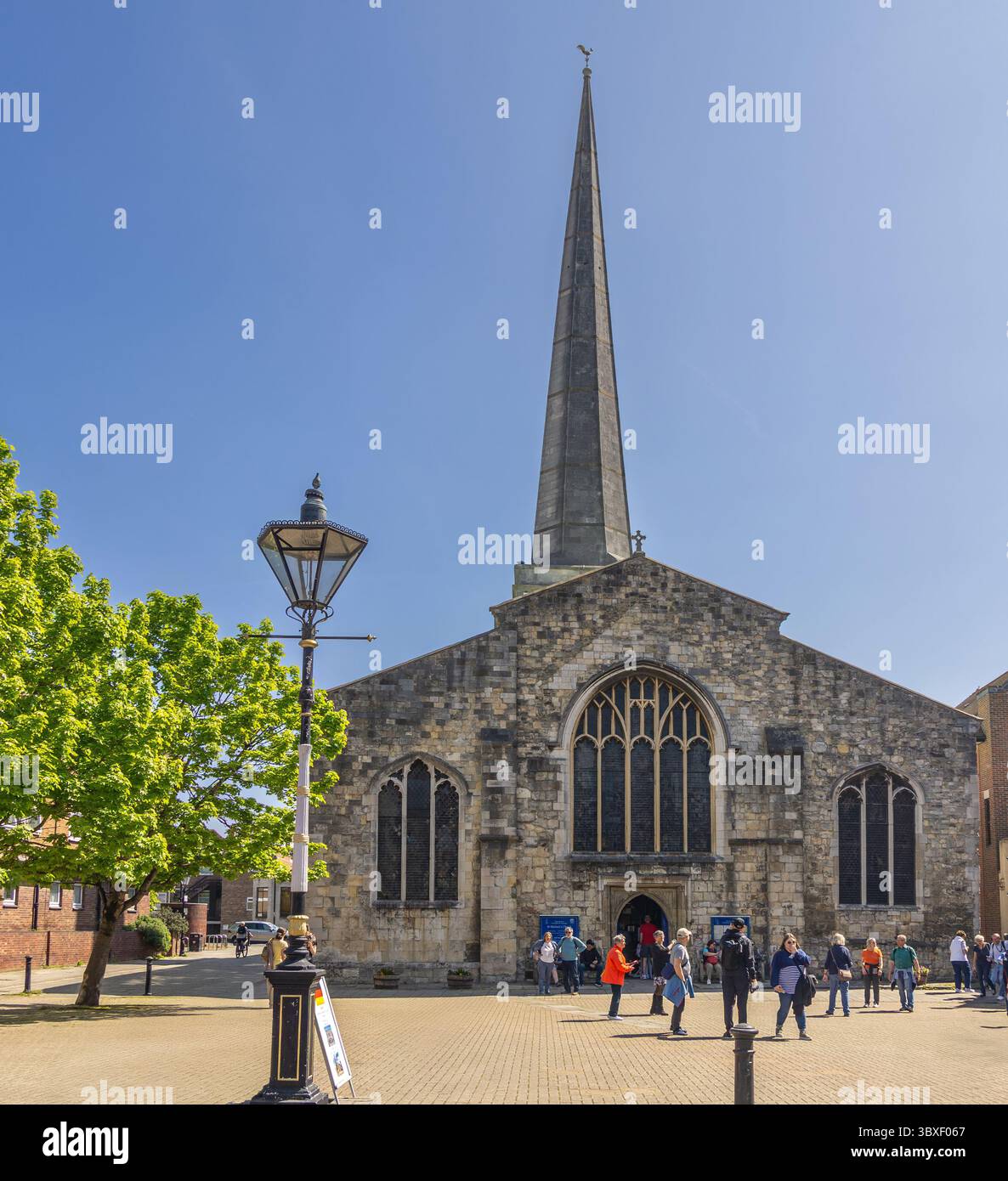 Blick auf die St. Michael Erzengelkirche Stockfoto
