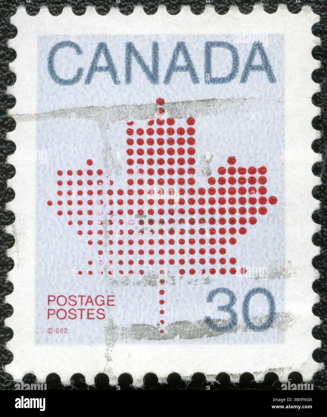 KANADA - UM 1982: Ein in Kanada gedruckter Stempel zeigt Maple Leaf, ein Symbol Kanadas, um 1982 Stockfoto