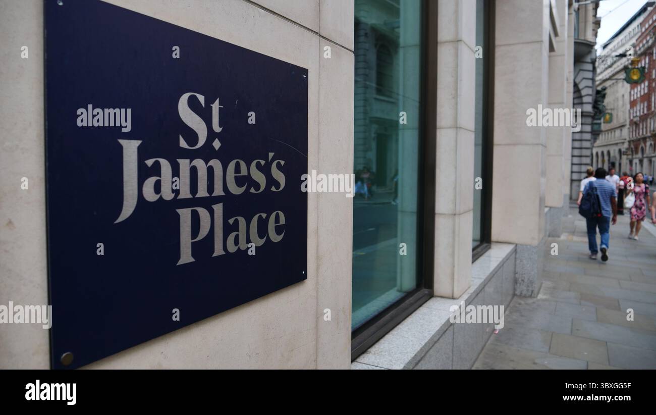 Die Büros von St James's Place Financial Advisers in der Lombard Street, London Stockfoto