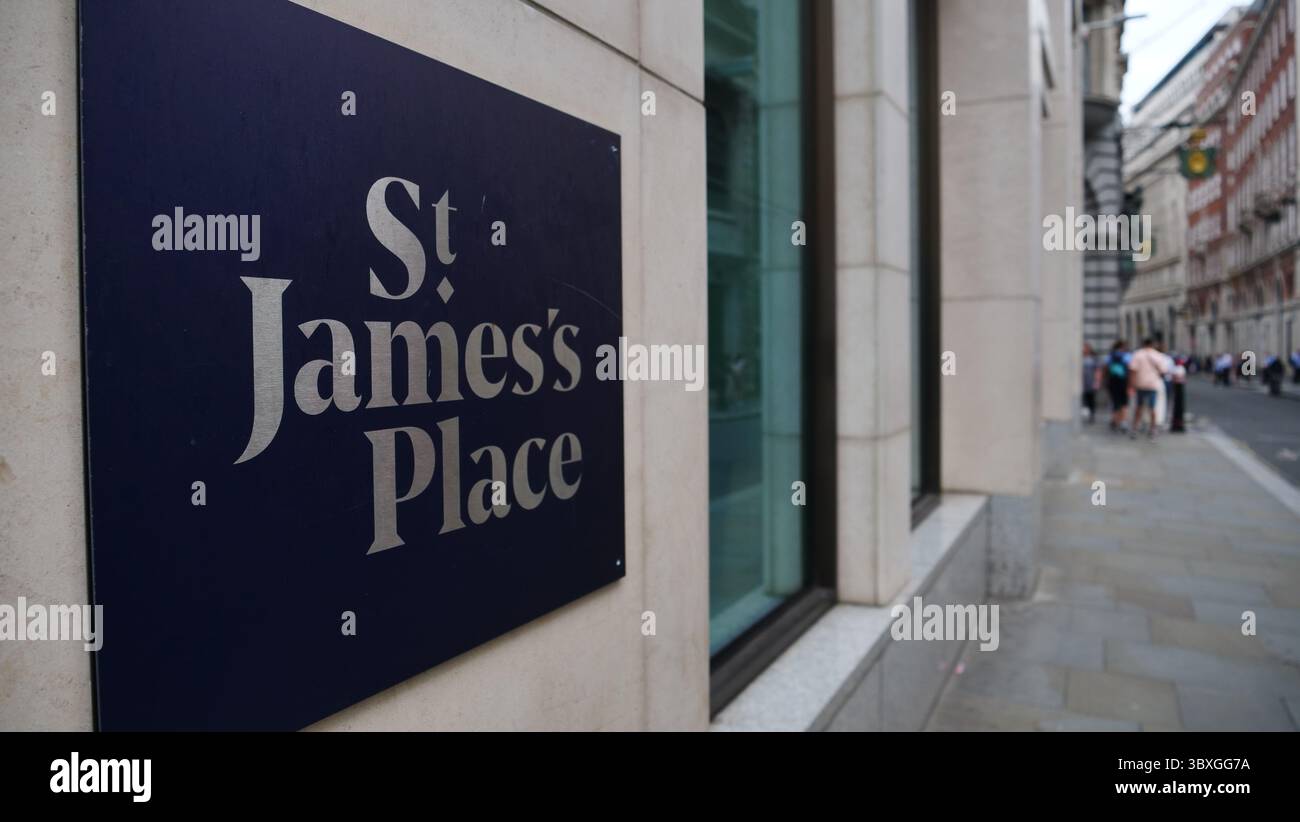 Die Büros von St James's Place Financial Advisers in der Lombard Street, London Stockfoto