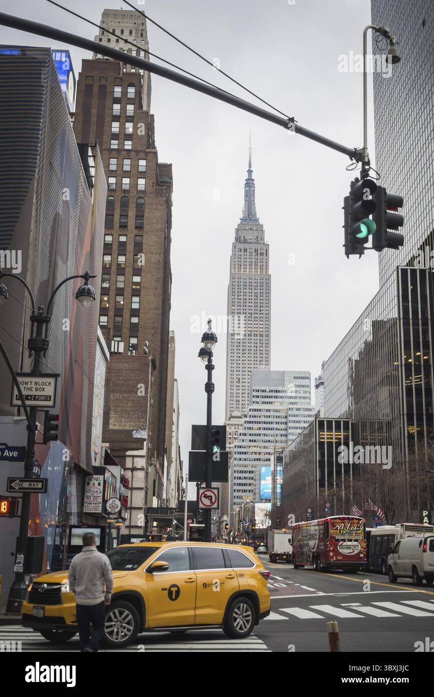 NEW YORK, USA - 23. FEBRUAR 2018: typischer Arbeitstag in New York in Downtown Manhattan Stockfoto