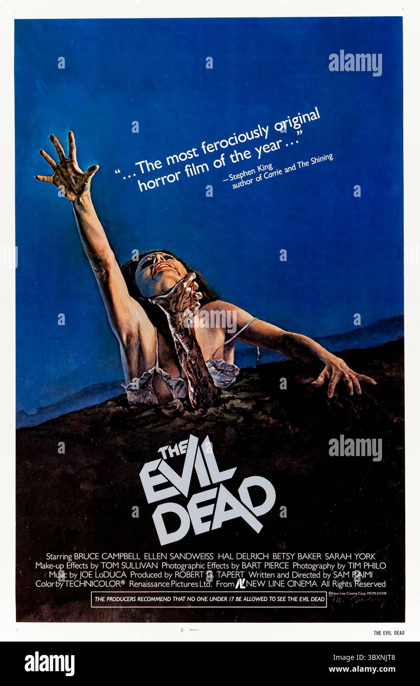 The Evil Dead (1981) von Sam Raimi mit Bruce Campbell, Ellen Sandweiss und Richard DeManincor. Fünf Freunde entfesseln unwissentlich dämonische Kräfte, nachdem sie das Necronomicon in einer abgelegenen Hütte entdeckt haben und eine Nacht voller unerbittlicher Schrecken und Besessenheit auslösen. Foto eines Original-Posters aus dem Jahr 1981 mit einem Blatt, das NUR ZUR REDAKTIONELLEN VERWENDUNG von M. Skilsky dient. Beschreibung: BFA / New Line Cinema Stockfoto