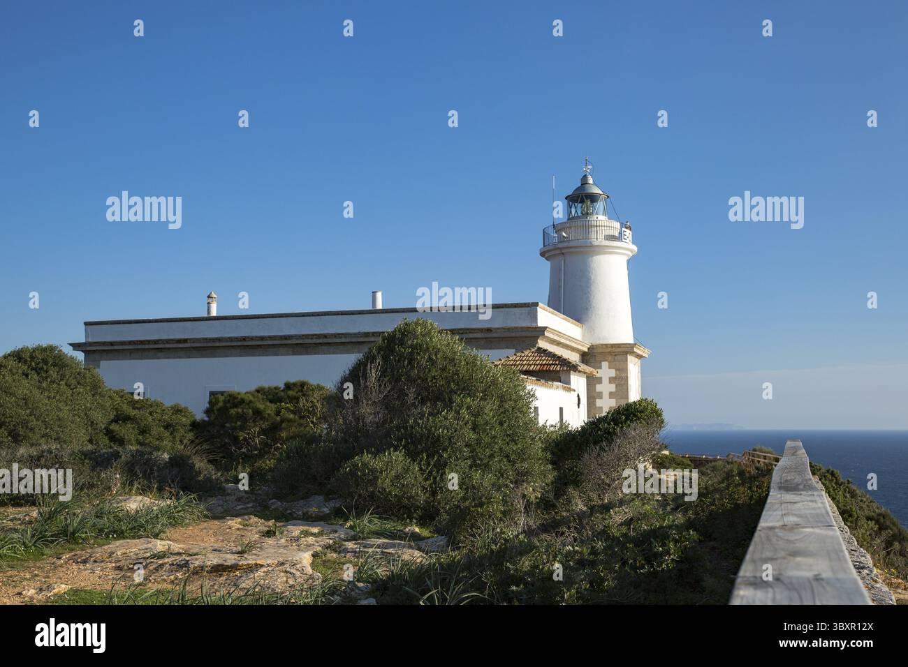 Leuchtturm auf der Insel Mallorca am Cap Blanc, Balearen, Spanien Stockfoto