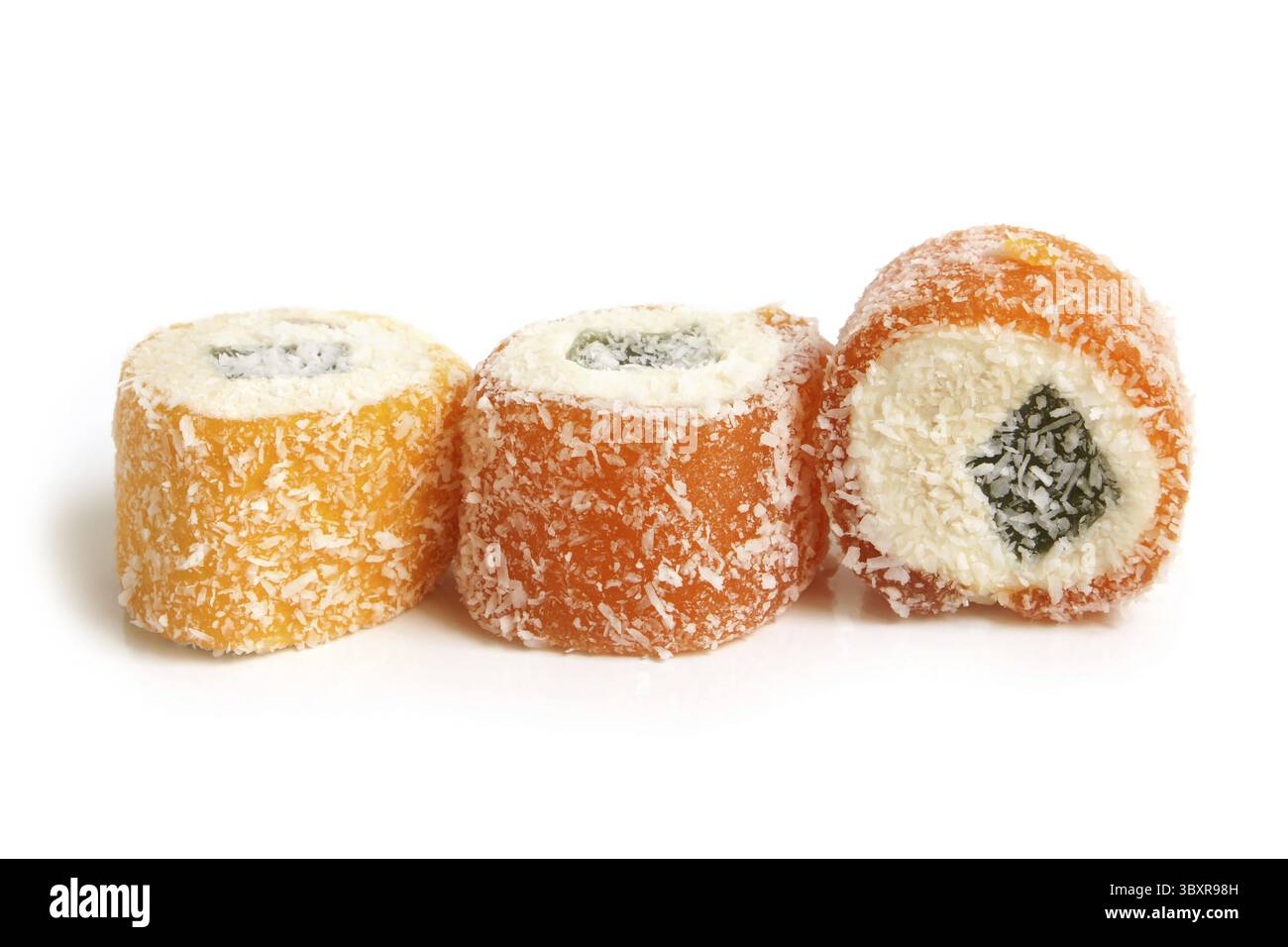 Turkish Delight auf weißem Hintergrund Stockfoto