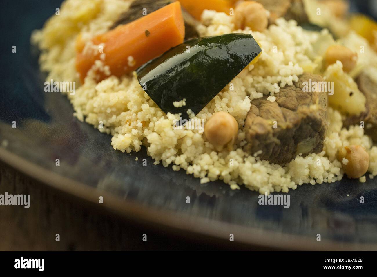 23. Mai 2018 - St. Louis, MO, USA - Couscous mit Karotten, Süßkartoffeln, Rüben, Zucchini, Kohl und Eichelkürbis. (Foto: © Ryan Michalesko/St Louis Post-Dispatch via ZUMA Press Wire) Stockfoto