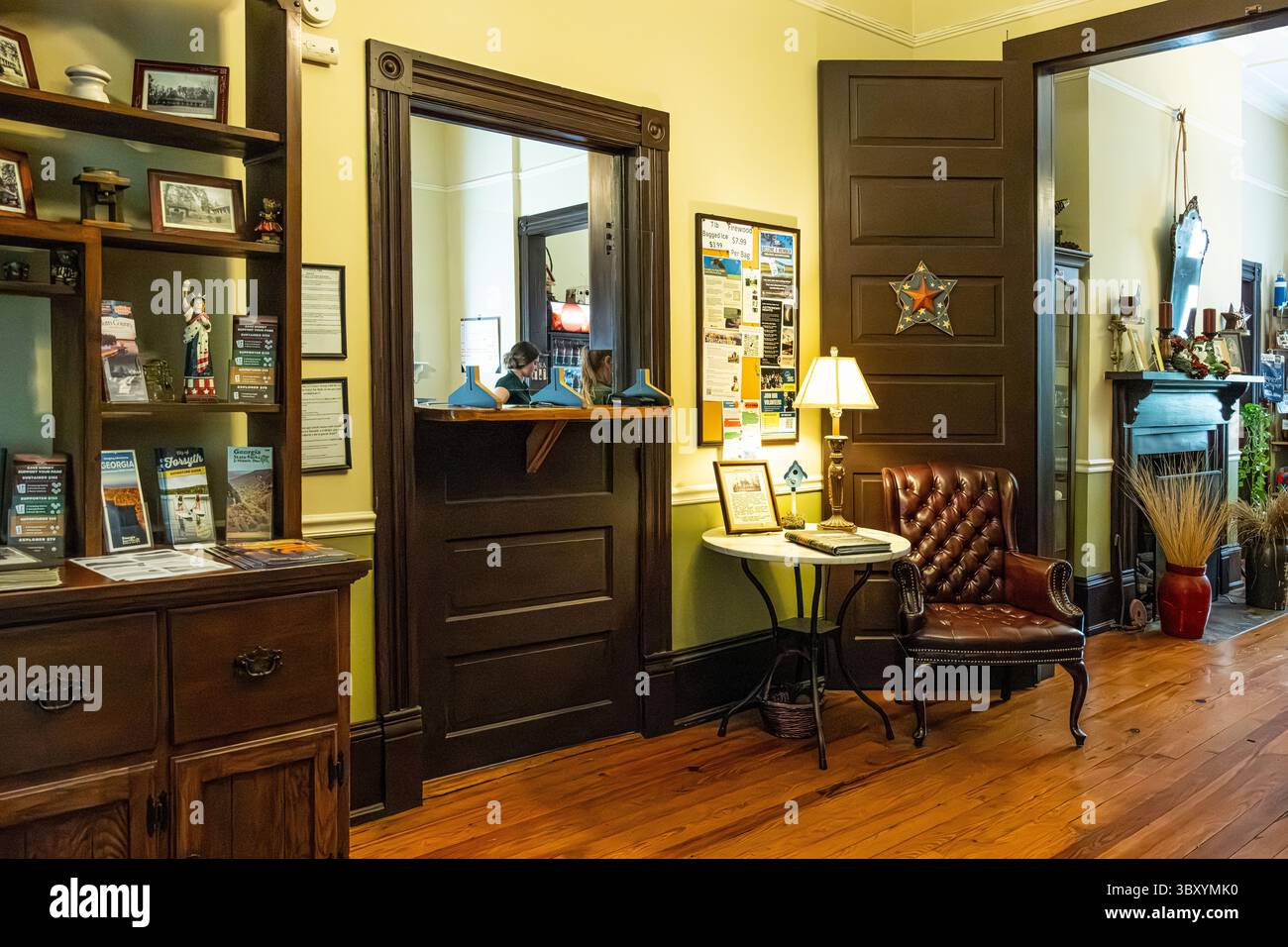 Indian Springs State Park Visitors Center in der historischen ehemaligen Pension Idlewilde Anfang der 1900er Jahre in Flovilla, Georgia. (USA) Stockfoto