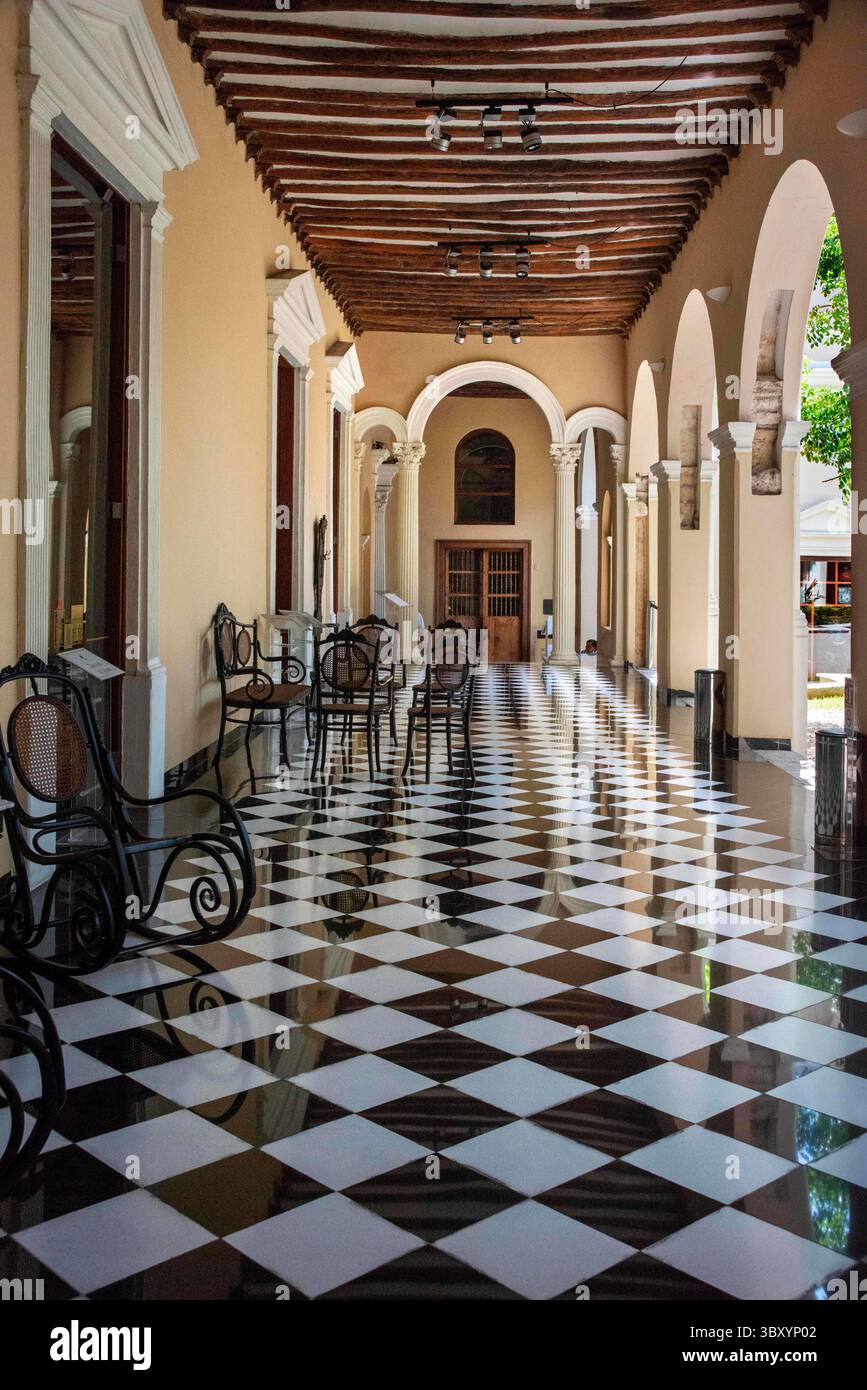 6. September 2018, Yucatan, Mexiko: Das Casa de Montejo befindet sich auf der Südseite der Plaza Grande und stammt aus dem Jahr 1540. Es beherbergte ursprünglich Soldaten, wurde aber bald in ein Herrenhaus umgewandelt, das bis in die 1800er Jahre den Mitgliedern der Familie Montejo diente Heute beherbergt es eine Bank und ein Museum mit einer Dauerausstellung mit renoviertem viktorianischem, neo-Rokoko- und Neorenaissance-Mobiliar des historischen Gebäudes. (Bild: © Sergi Reboredo/ZUMA Press Wire) Stockfoto