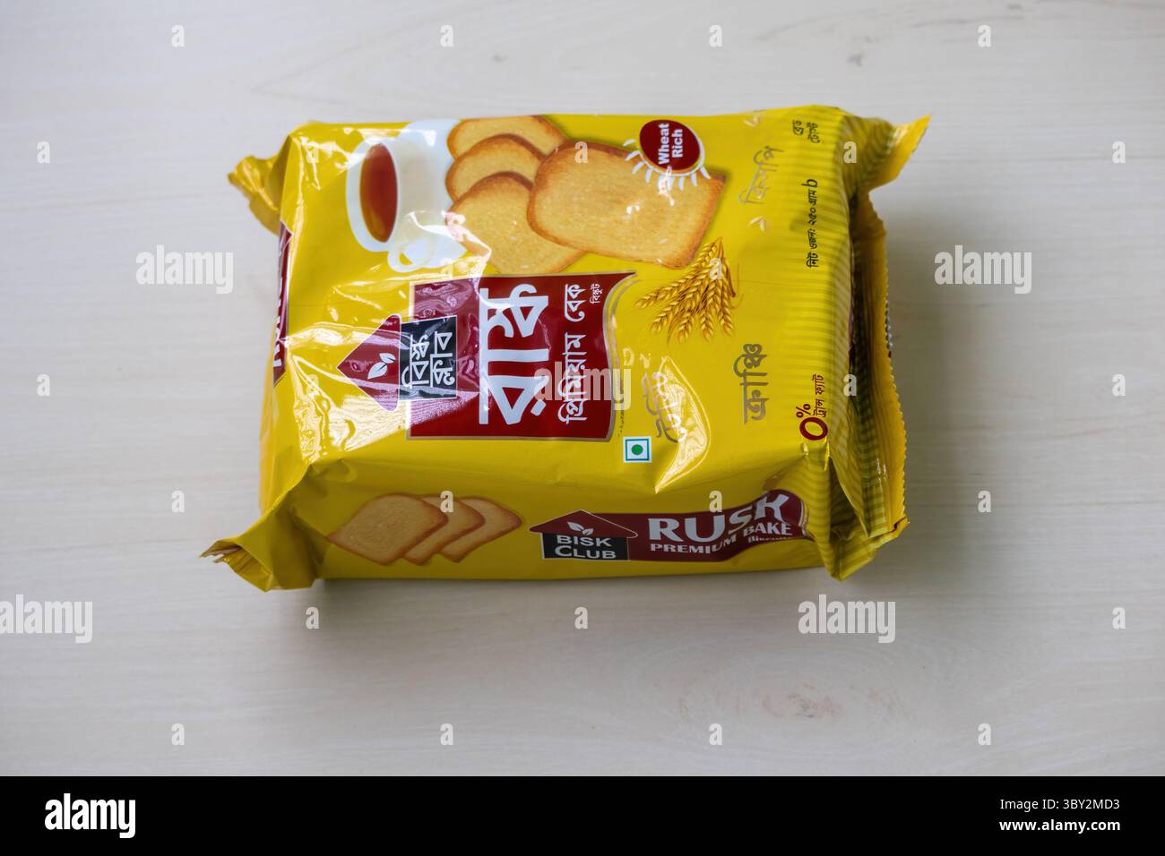 Premium Bisk Club rusk Kekse. Knuspriger, knuspriger und leckerer gebackener Weizentoast. Null Transfett, ideal für gesundes Naschen. Genießen Sie Tee oder Kaffee. Stockfoto
