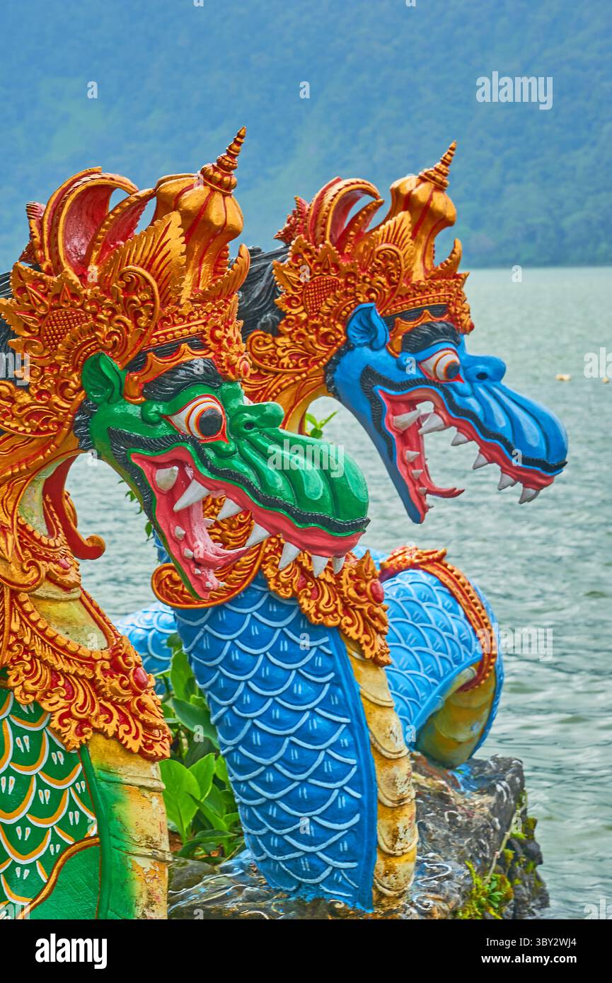 Ulan Danu Beratan ist ein bedeutender hinduistischer Tempel am Ufer des Beratan-Sees im Norden von Bali, Indonesien. Stockfoto