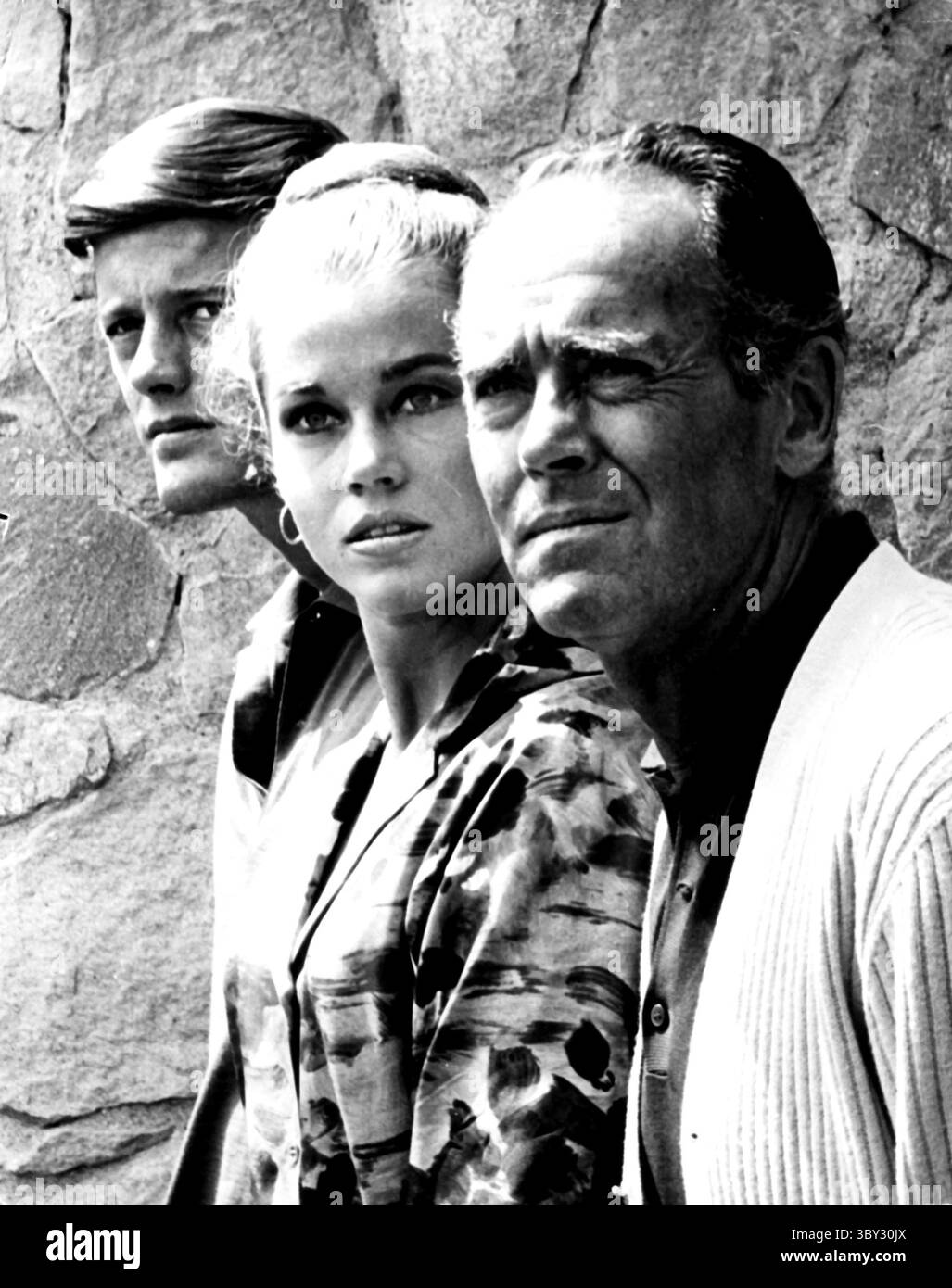 Exaktes Datum unbekannt: PETER FONDA, JANE FONDA UND HENRY FONDA. (Foto: © Don Ornitz/ZUMA Wire) Stockfoto