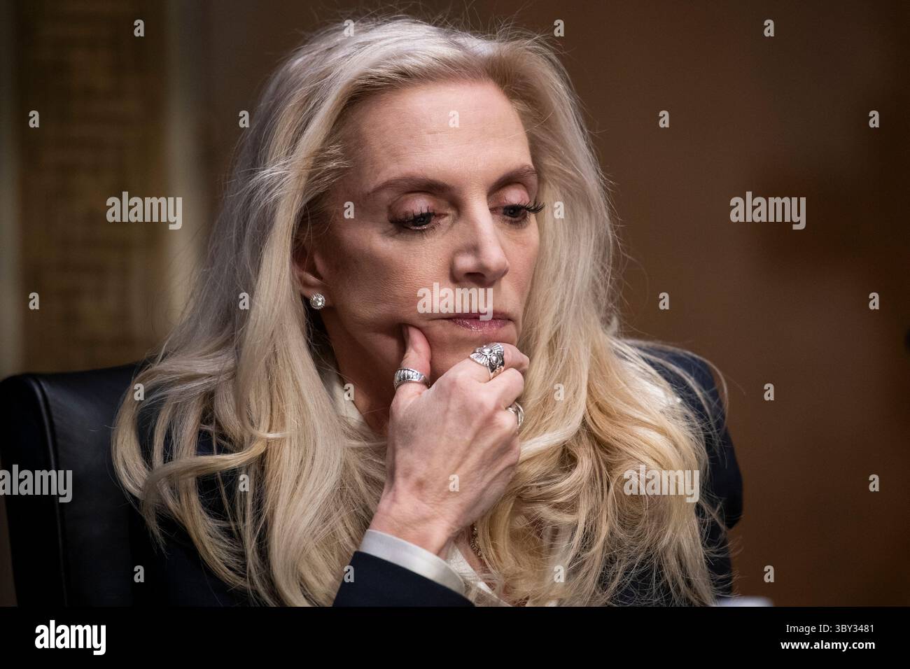 13. Januar 2022, Washington, District of Columbia, USA: Lael Brainard tritt am Donnerstag, 13. Januar 2022 vor einer Anhörung des Senatsausschusses für Banken, Wohnungsbau und Stadtentwicklung zur Ernennung als stellvertretende Vorsitzende des Board of Governors des Federal Reserve Systems im Dirksen Senate Office Building in Washington, DC, vor (Credit Image: © Rod Lamkey/CNP via ZUMA Press Wire) Stockfoto