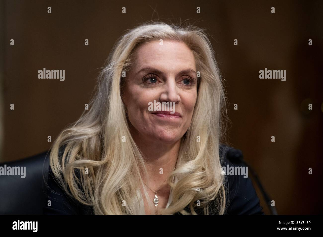 13. Januar 2022, Washington, District of Columbia, USA: Lael Brainard tritt am Donnerstag, 13. Januar 2022 vor einer Anhörung des Senatsausschusses für Banken, Wohnungsbau und Stadtentwicklung zur Ernennung als stellvertretende Vorsitzende des Board of Governors des Federal Reserve Systems im Dirksen Senate Office Building in Washington, DC, vor (Credit Image: © Rod Lamkey/CNP via ZUMA Press Wire) Stockfoto