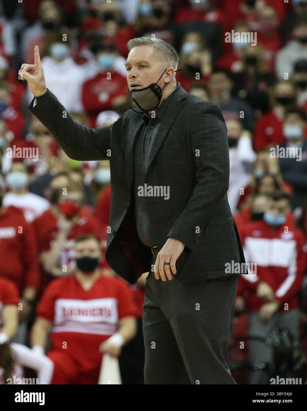 13. Januar 2022: Ohio State Buckeyes Head Coach Chris Holtmann während des NCAA Basketballspiels zwischen den Ohio State Buckeyes und den Wisconsin Badgers im Kohl Center in Madison, WI. Darren Lee/CSM(Kreditbild: &Copy; Darren Lee/CSM via ZUMA Wire) Stockfoto