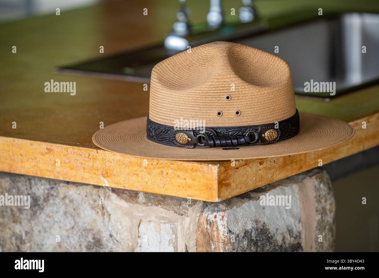 9. September 2021, Church Creek, Maryland, USA: Ein Park-Ranger-Hut auf einer Theke (Bild: © Edwin Remsberg/VW Pics via ZUMA Press Wire) Stockfoto