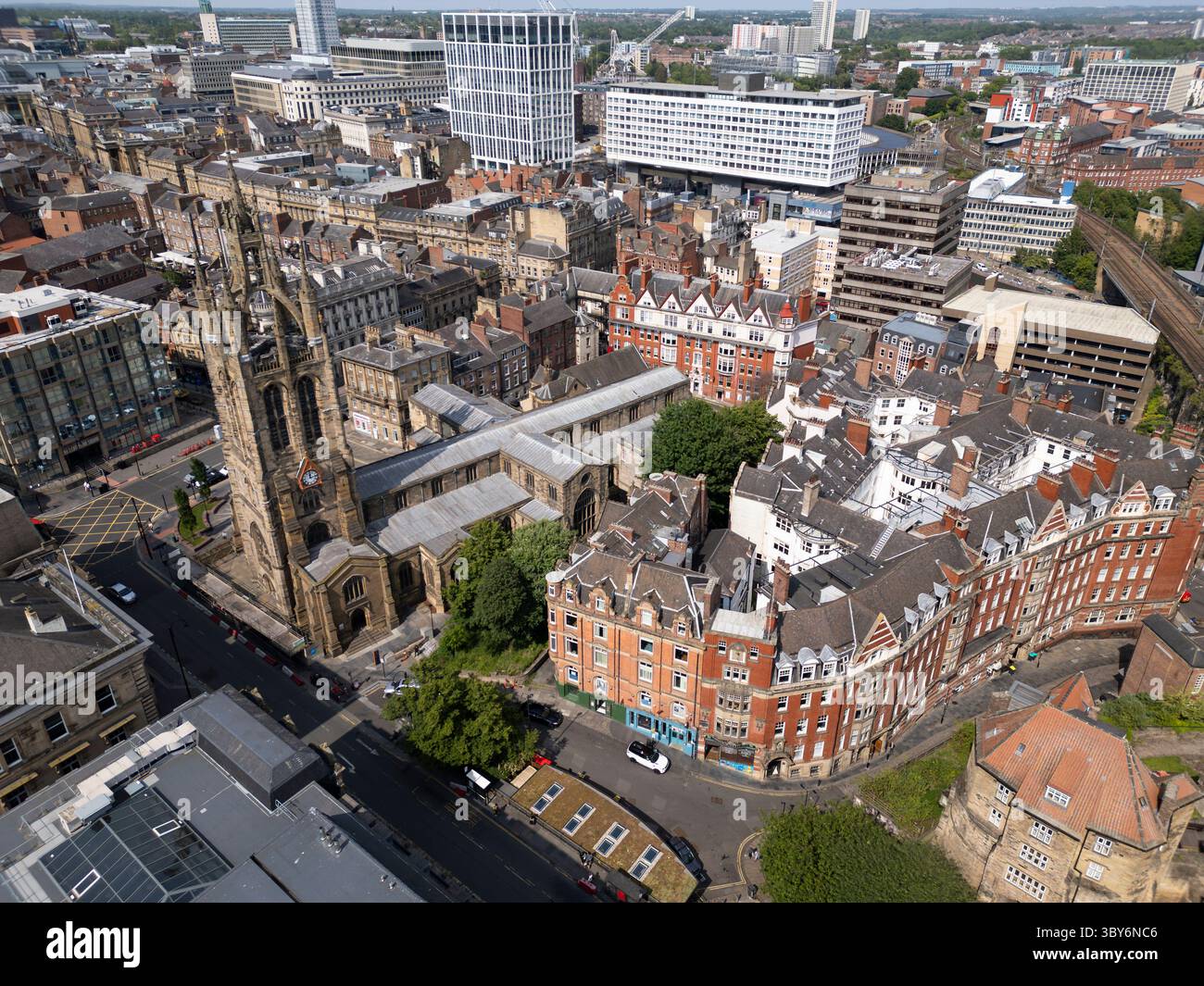 Aus der Vogelperspektive der Kathedrale St. Nikolaus im Zentrum von Newcastle upon Tyne, England Stockfoto