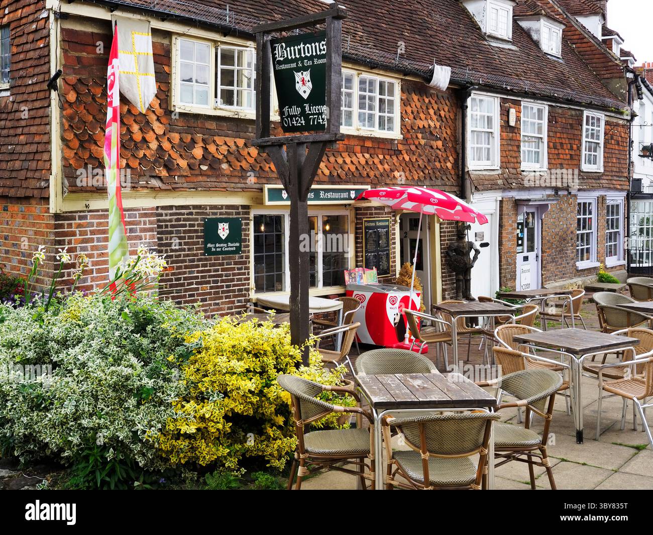Burtons Restaurant and Tea Room an der High Street in Battle East Sussex England Stockfoto