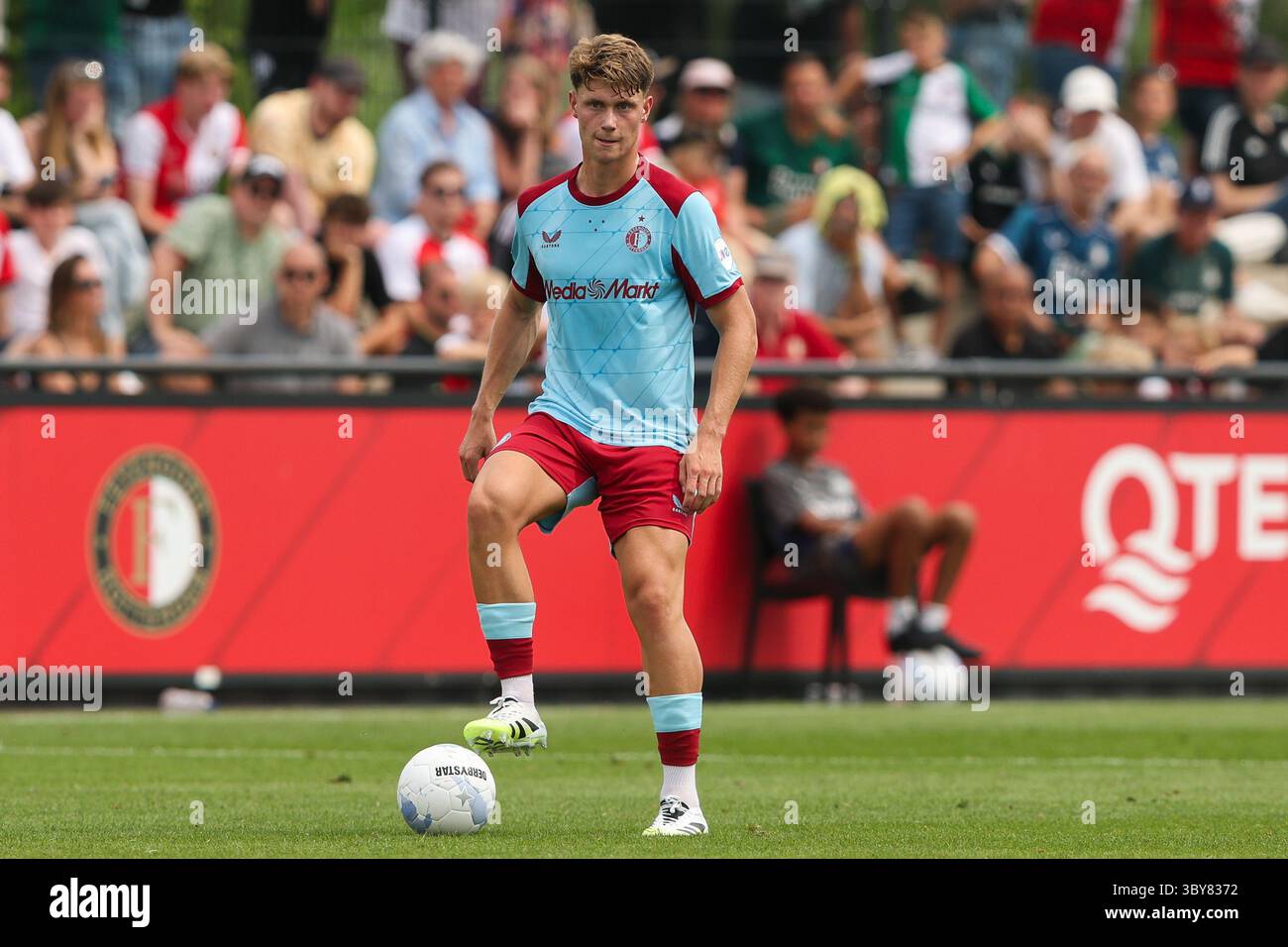 Rotterdam, Niederlande. Juli 2025. ROTTERDAM, NIEDERLANDE - 19. JULI: Thijs Kraaijeveld aus Feyenoord im Vorfeld des Freundschaftsspiels zwischen Feyenoord und KAA Gent in Varkenoord am 19. Juli 2025 in Rotterdam, Niederlande. (Foto von Hans van der Valk/Orange Pictures) Credit: Orange Pics BV/Alamy Live News Stockfoto