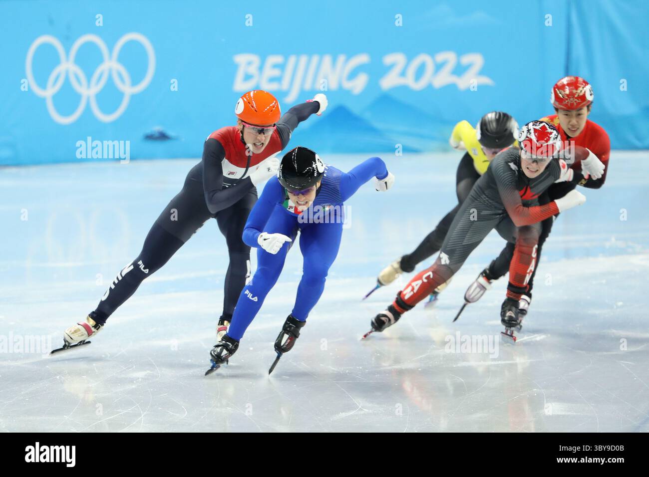 7. Februar 2022, Peking, China: Die amtierende Olympiasiegerin ARIANNA FONTANA aus Italien gewinnt am 7. Februar 2022 in Peking, China im Short Track Speed Skating Women's 500 Finale im Capital Indoor Stadium in Peking, China (Credit Image: © Mickael Chavet via ZUMA Press Wire) Stockfoto