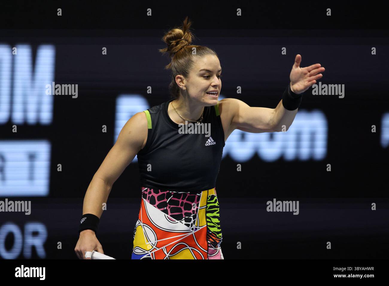 13. Februar 2022, Sankt Petersburg, Russland: Maria Sakkari von Griechenland spielt gegen Anett Kontaveit von Estland während des St. Petersburg Ladies Trophy 2022 Tennisturniers. Endresultat: (Bild: © Maksim Konstantinov/SOPA Bilder via ZUMA Press Wire) Stockfoto