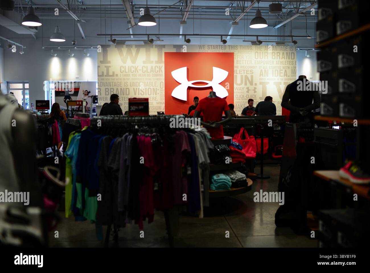 15. September 2016, Las Vegas, Nevada, USA: Under Armour Store in Las Vegas Premium Outlets North ist ein 540 000 Quadratmeter großes Einkaufszentrum in der Nähe der Innenstadt von Las Vegas (Foto: © Nano Calvo/VW Pics Via ZUMA Press Wire) Stockfoto