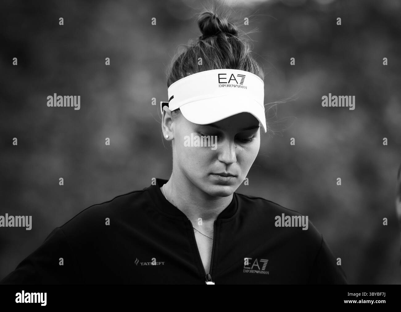 17. Februar 2022, DUBAI, VEREINIGTE ARABISCHE EMIRATE: Veronika Kudermetova aus Russland vor dem Viertelfinale der Dubai Duty Free Tennis Championships 2022 WTA 1000 Tennis Turnier (Credit Image: © Rob Prange/AFP7 via ZUMA Press Wire) Stockfoto