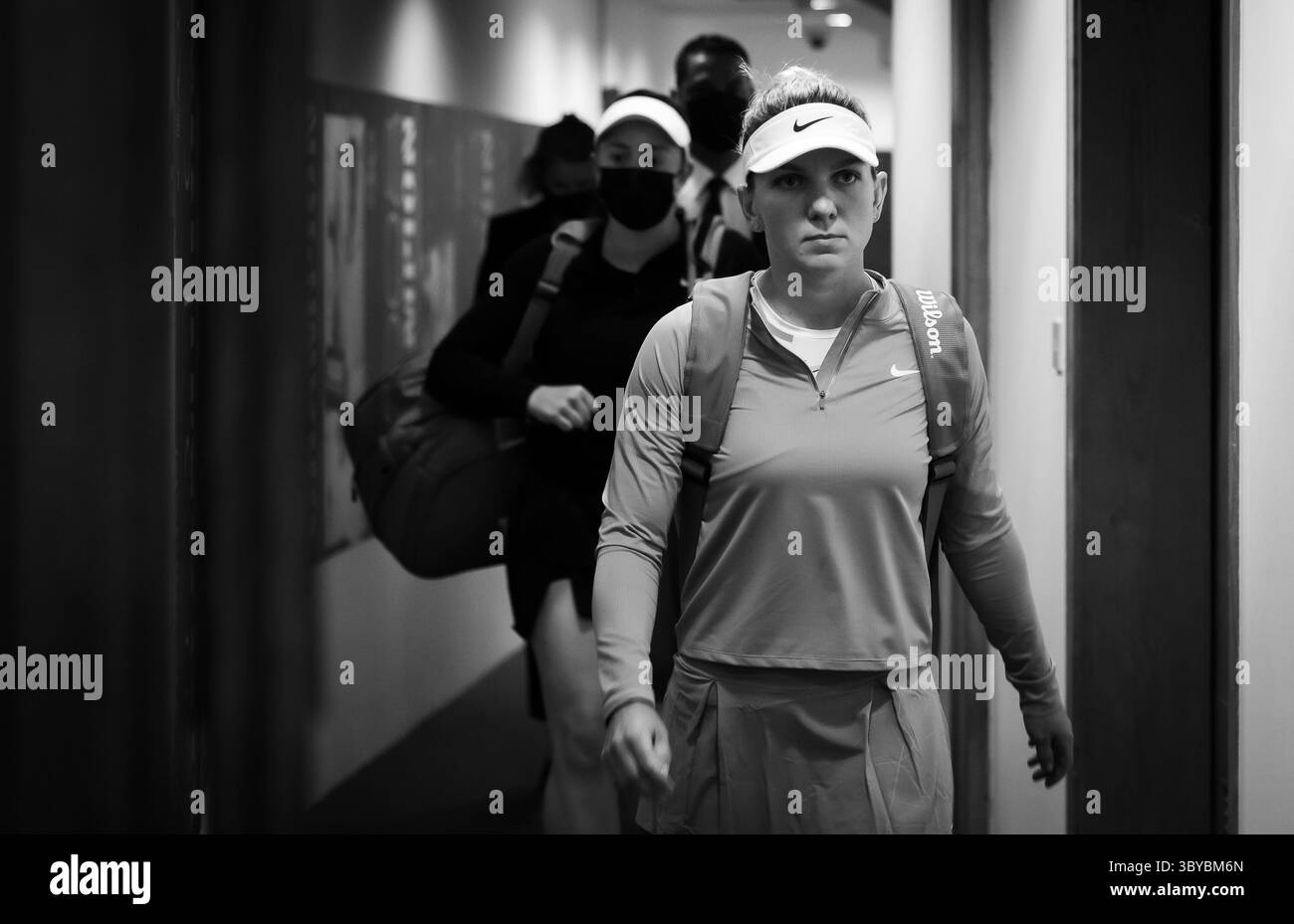 18. Februar 2022, DUBAI, VEREINIGTE ARABISCHE EMIRATE: Simona Halep aus Rumänien vor dem Halbfinale der Dubai Duty Free Tennis Championships 2022 WTA 1000 (Foto: © Rob Prange/AFP7 via ZUMA Press Wire) Stockfoto