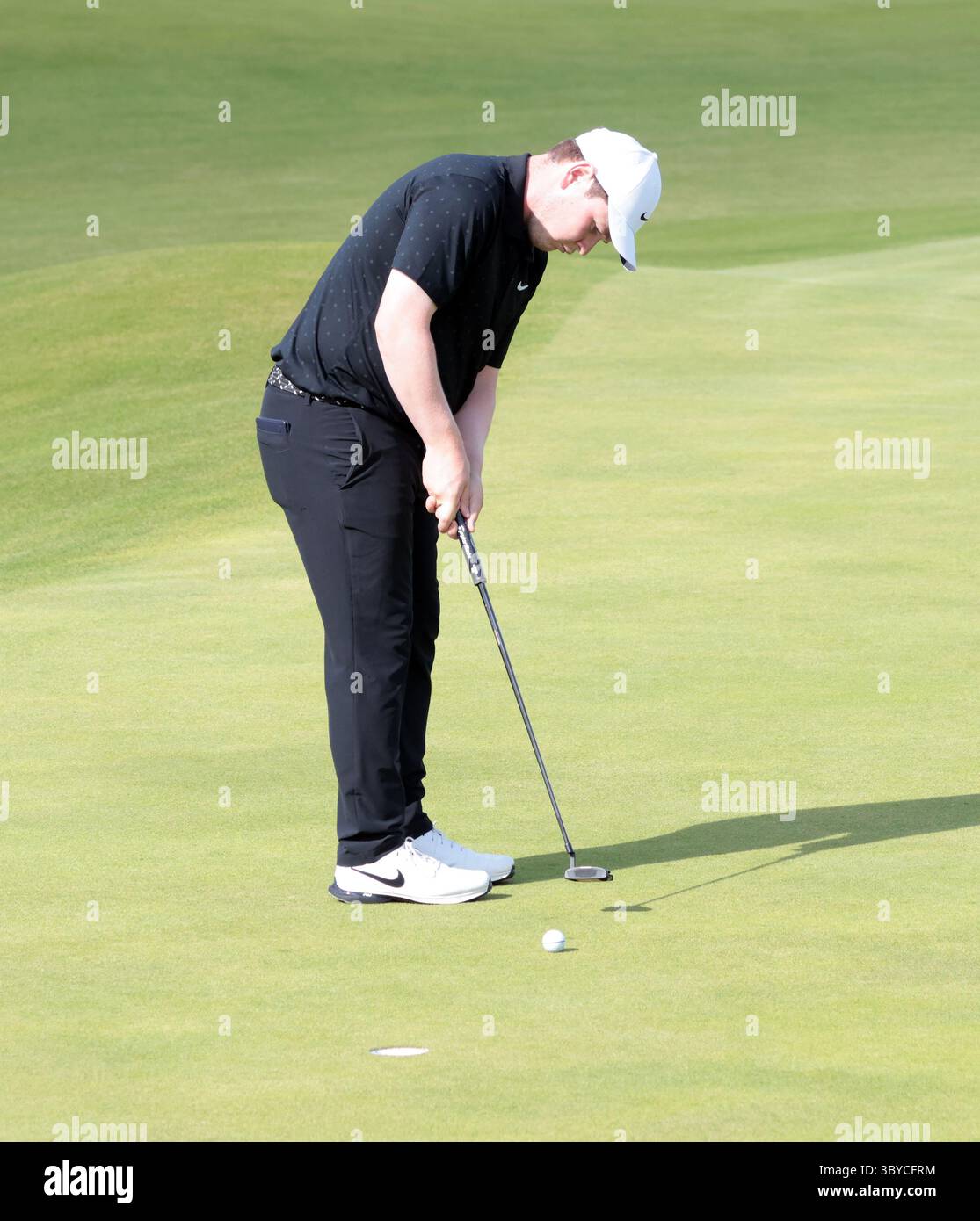 Portrush, Nordirland. Juli 2025. Der Engländer Robert McIntyre war in der dritten Runde bei der 153. Open Championship im Royal Portrush Golf Club in Portrush, Nordirland, am Samstag, den 19. Juli 2025 auf dem neunten Grün. Foto: Hugo Philpott/UPI Credit: UPI/Alamy Live News Stockfoto