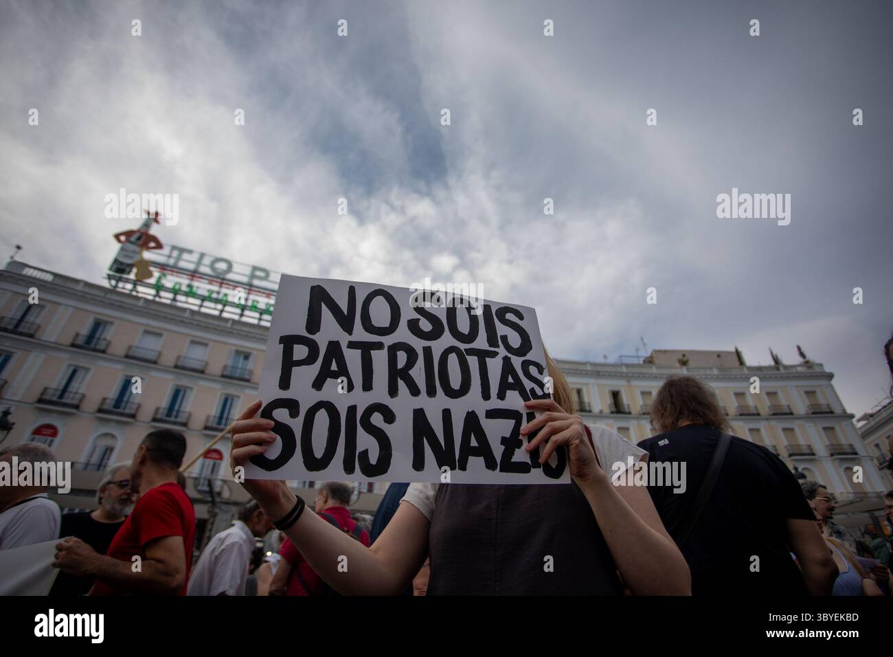 Madrid, Spanien. Juli 2025. Demonstration gegen Fremdenfeindlichkeit in Madrid. Mehrere antirassistische Organisationen organisierten die Kundgebung unter dem Motto „gegen rassistischen Terrorismus, antirassistische Gemeinschaft“, um ihre Ablehnung der anhaltenden Verfolgung von Migranten in der Gemeinde Murcia in Torre Pacheco zu demonstrieren. Quelle: D. Canales Carvajal/Alamy Live News Stockfoto