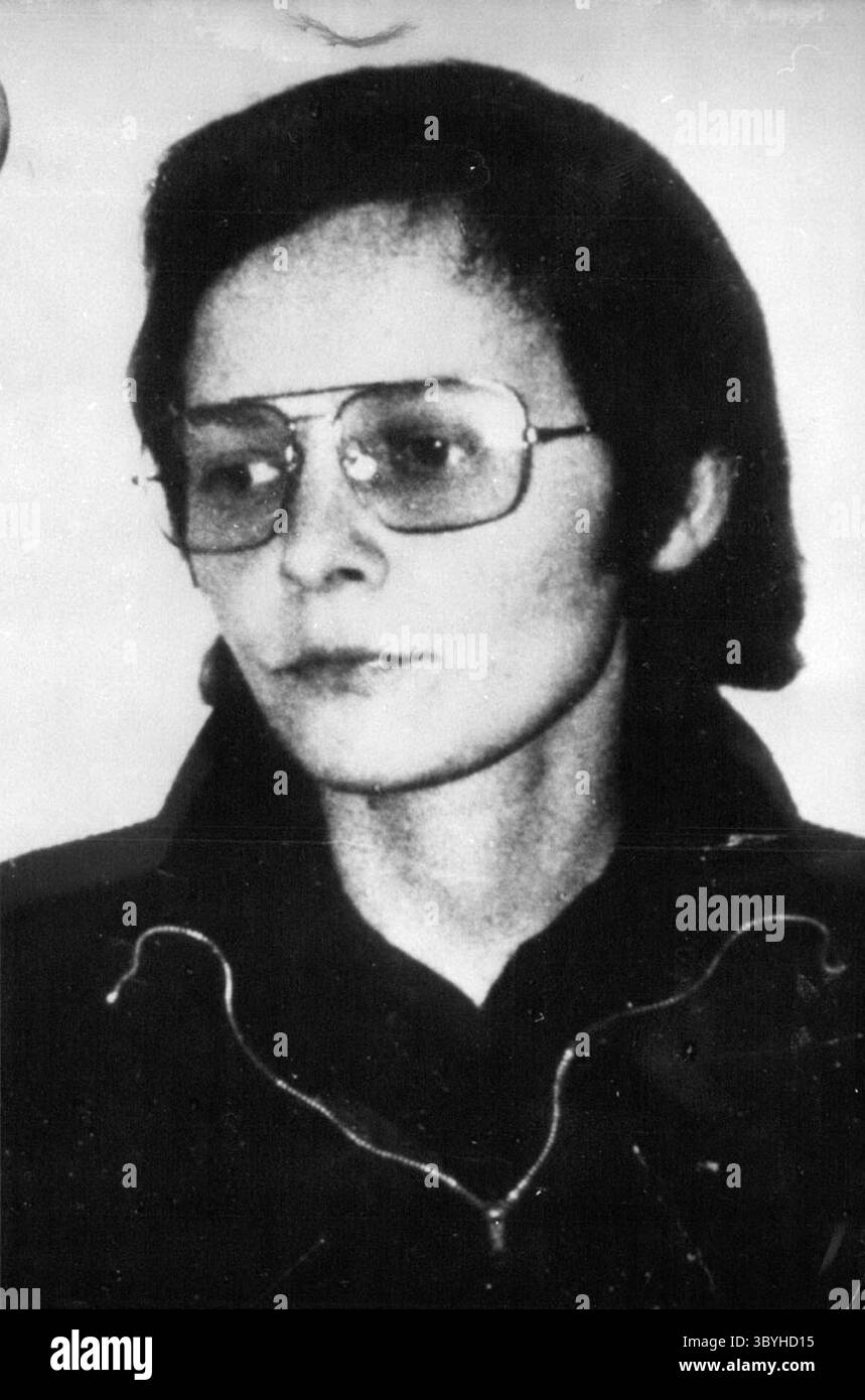 1977 - Entführungsaffäre Schleyer: Im Zusammenhang mit der Entführung von Hanns-Martin Schleyer stellen wir Ihnen dieses Foto zur Verfügung. Es zeigt zwei der 11 verhafteten Terroristen, von denen die Entführer unmittelbar nach der Entführung die Freilassung im Austausch des entführten Präsidenten des Deutschen Arbeitgeberverbandes, Hanns-Martin Schlyer, verlangten nun seit 40 Tagen in Gewahrsam der Attentäter. Er war am 5. September süchtig geworden. 1977 nach einem Angriff auf seinen Autokonvoi bin Cologne (BRD), bei dem vier seiner Begleiter getötet wurden.mit der Entführung der Lufthansa Boing 737 auf Octo Stockfoto