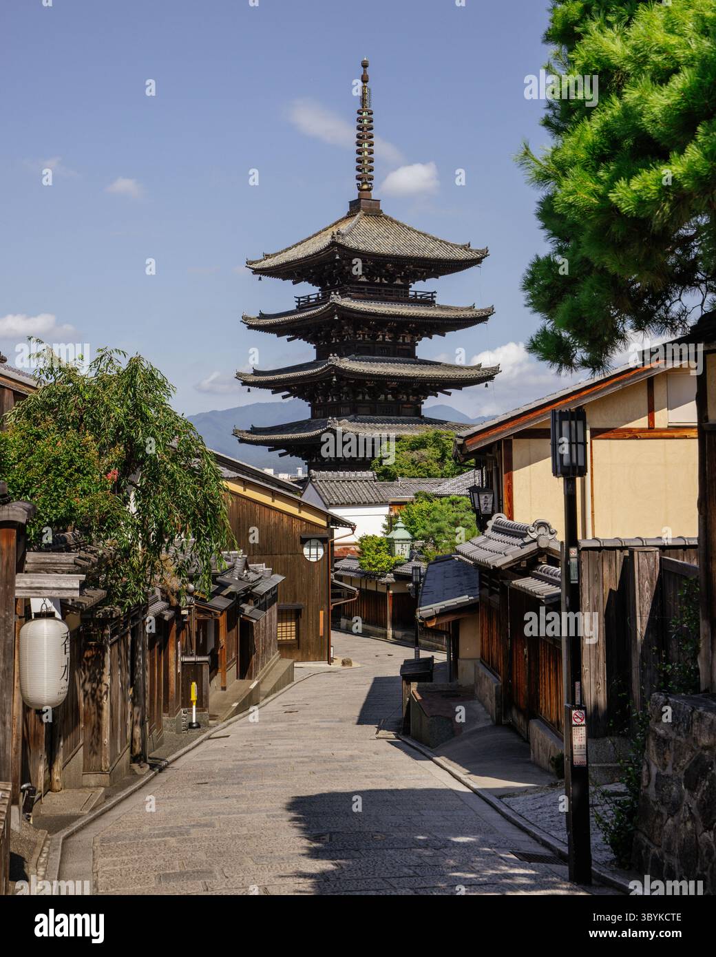 Yasaka-Pagode, Yasaka-Straße 八坂通り im Stadtteil Higashiyama von Kyoto Stockfoto