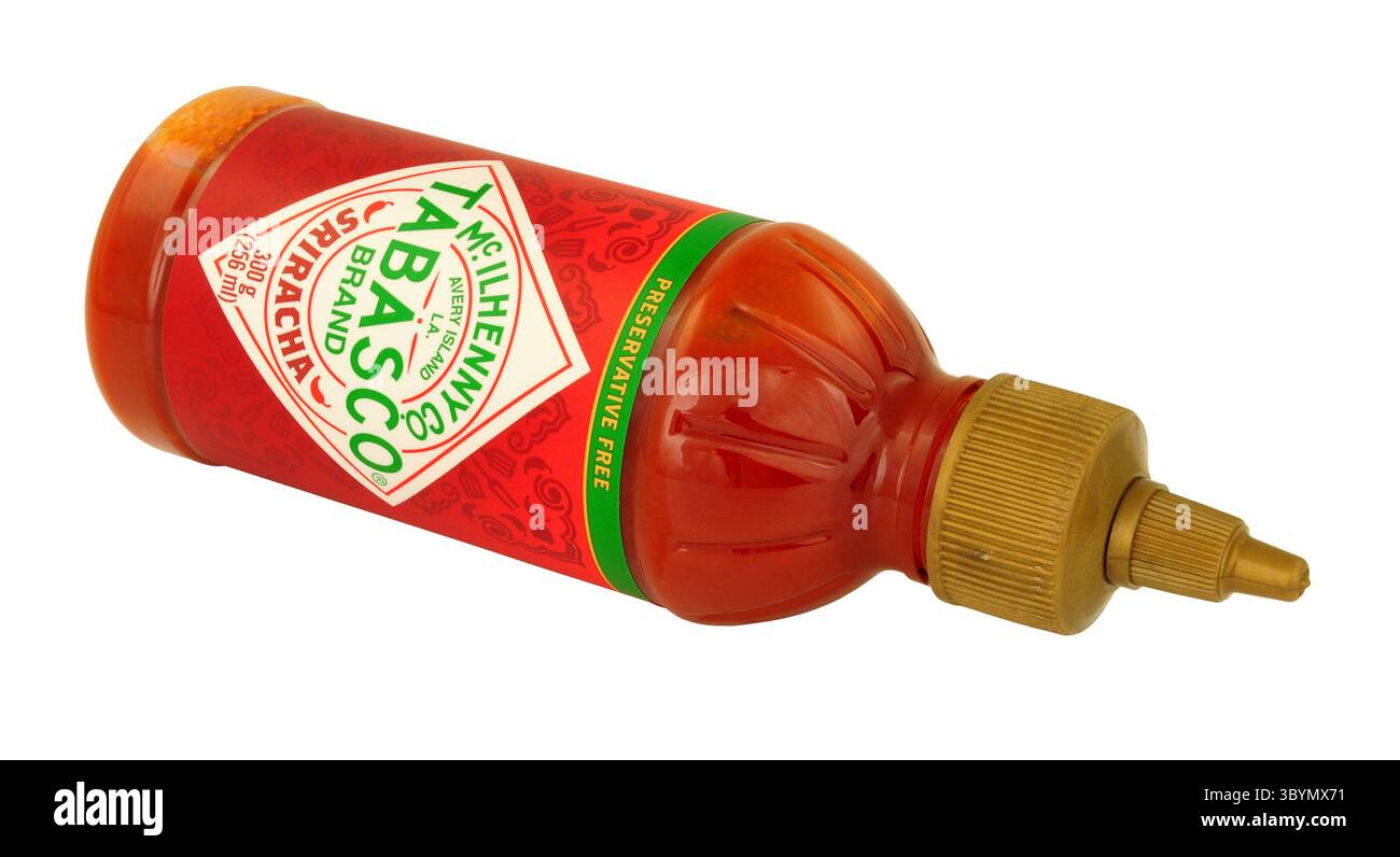 McIlhenny Co Tabasco Sriracha rote Pfeffersoße mit Knoblauch in einer 300-g-Flasche Stockfoto